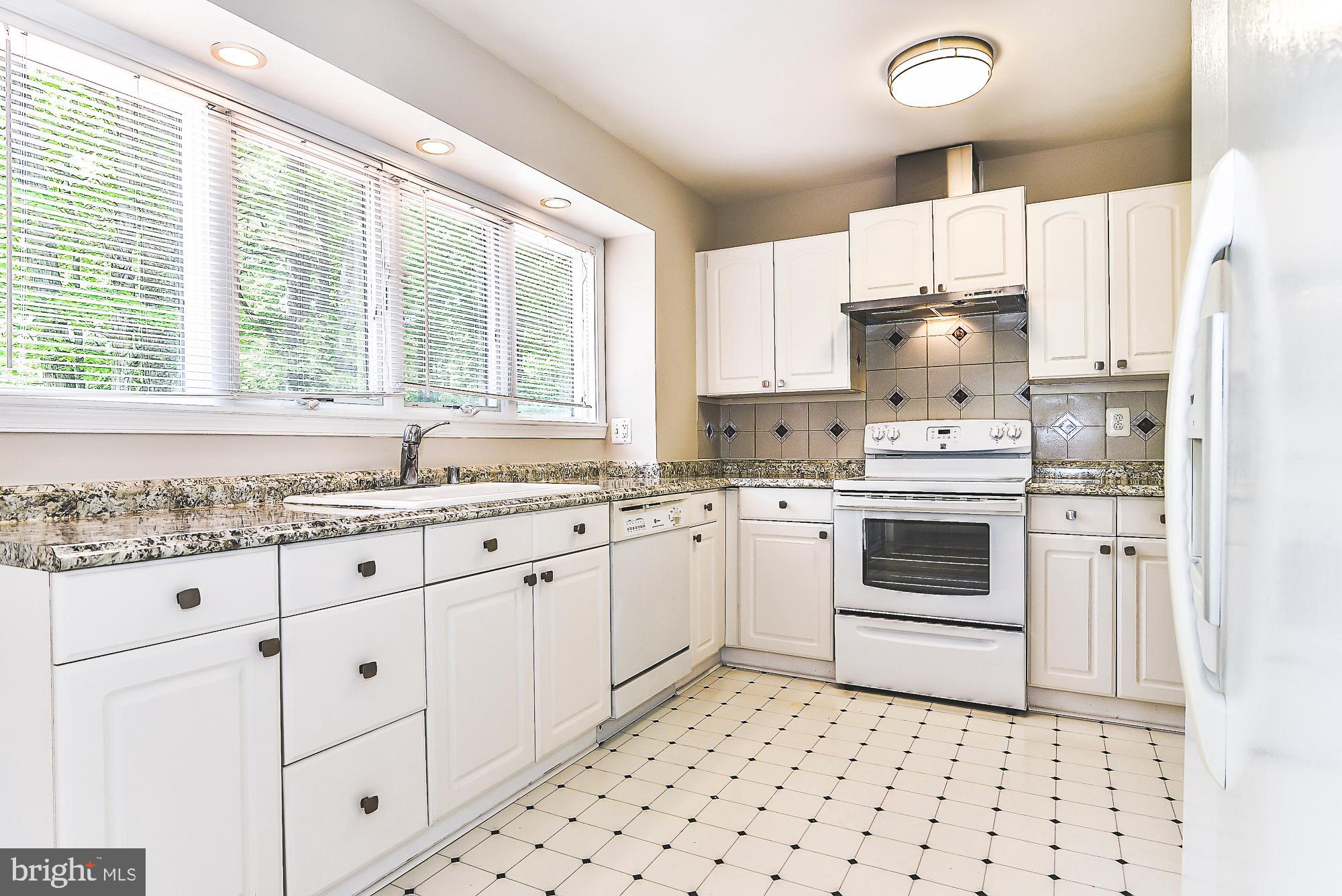 KEENE MILL MANOR - Residential