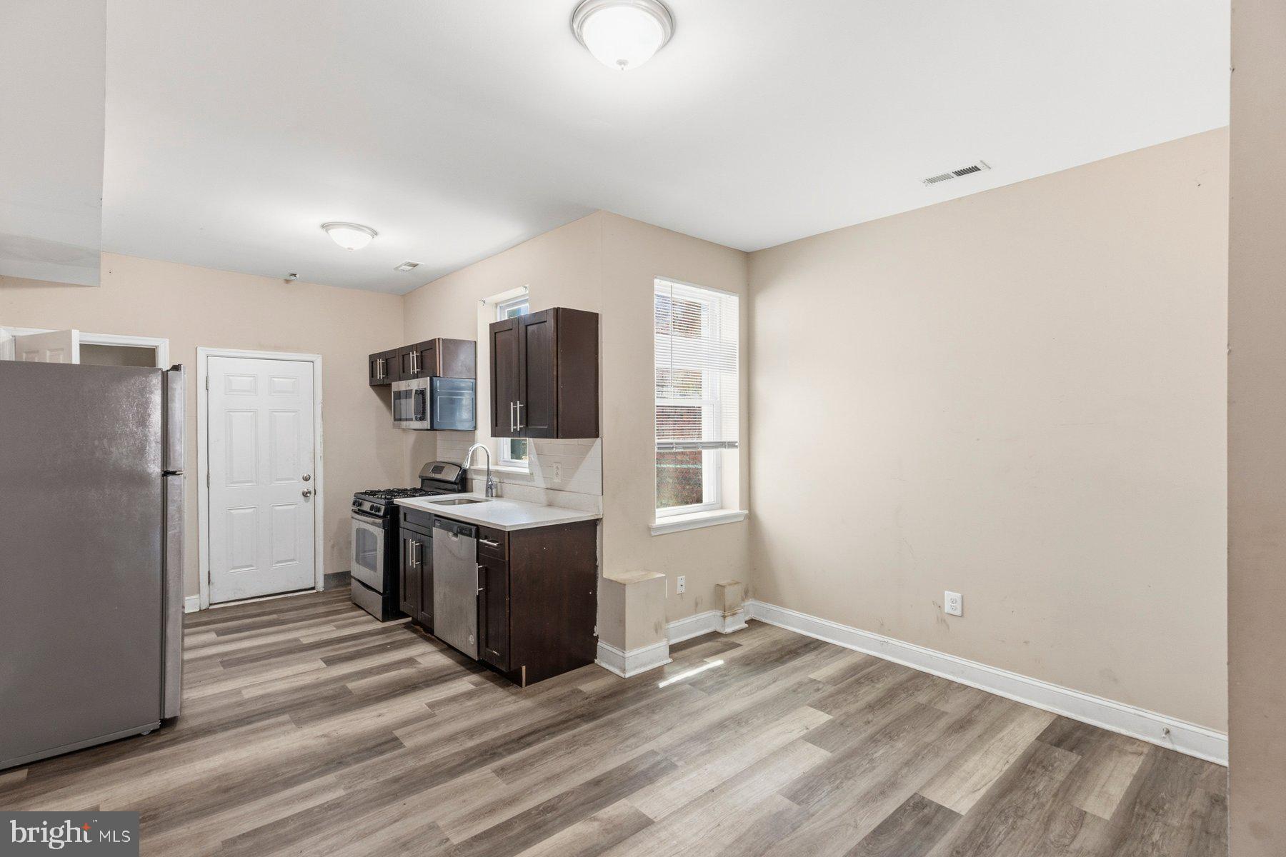 2215 RIGGS AVENUE