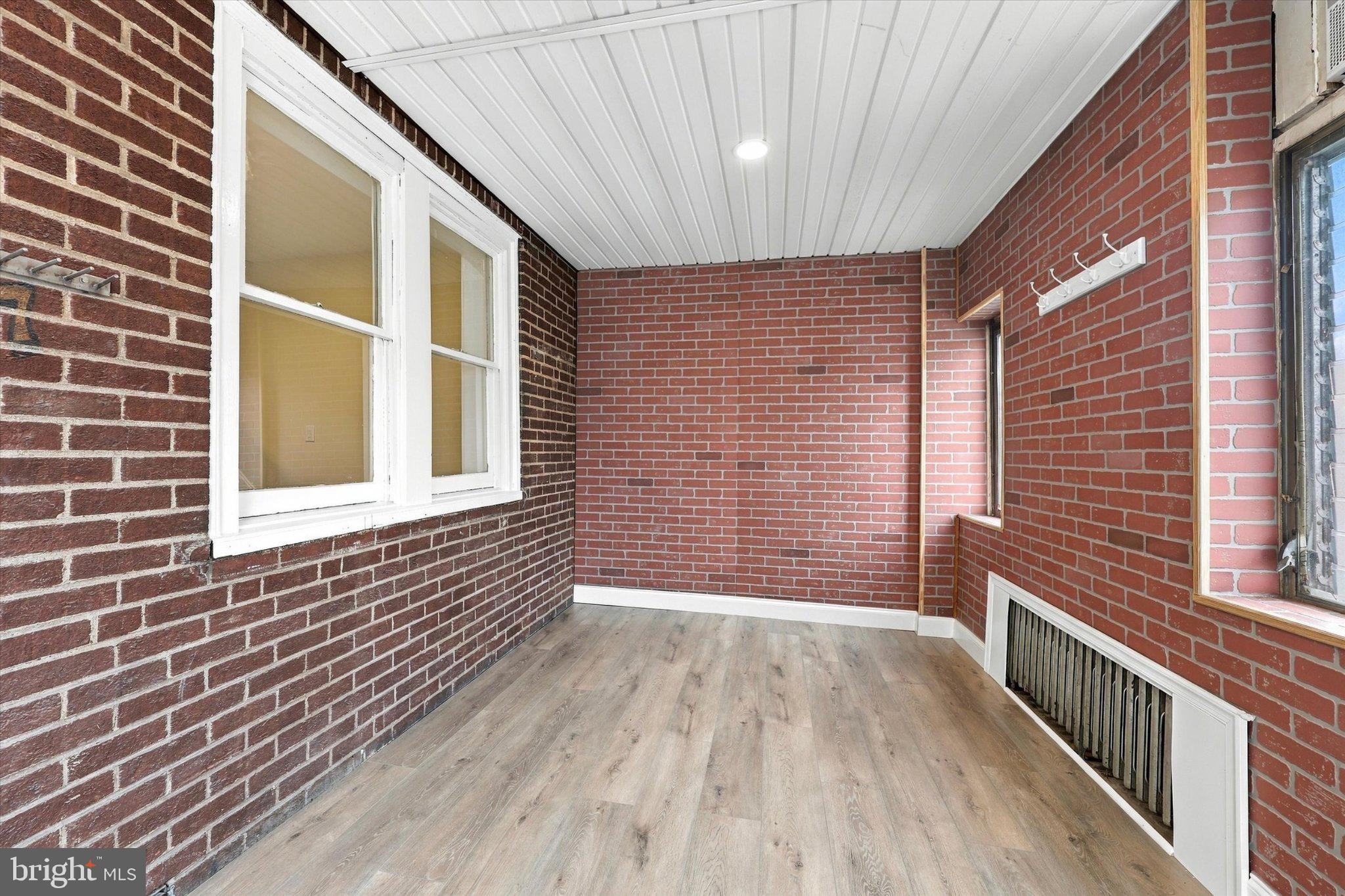 227 LINDLEY AVENUE