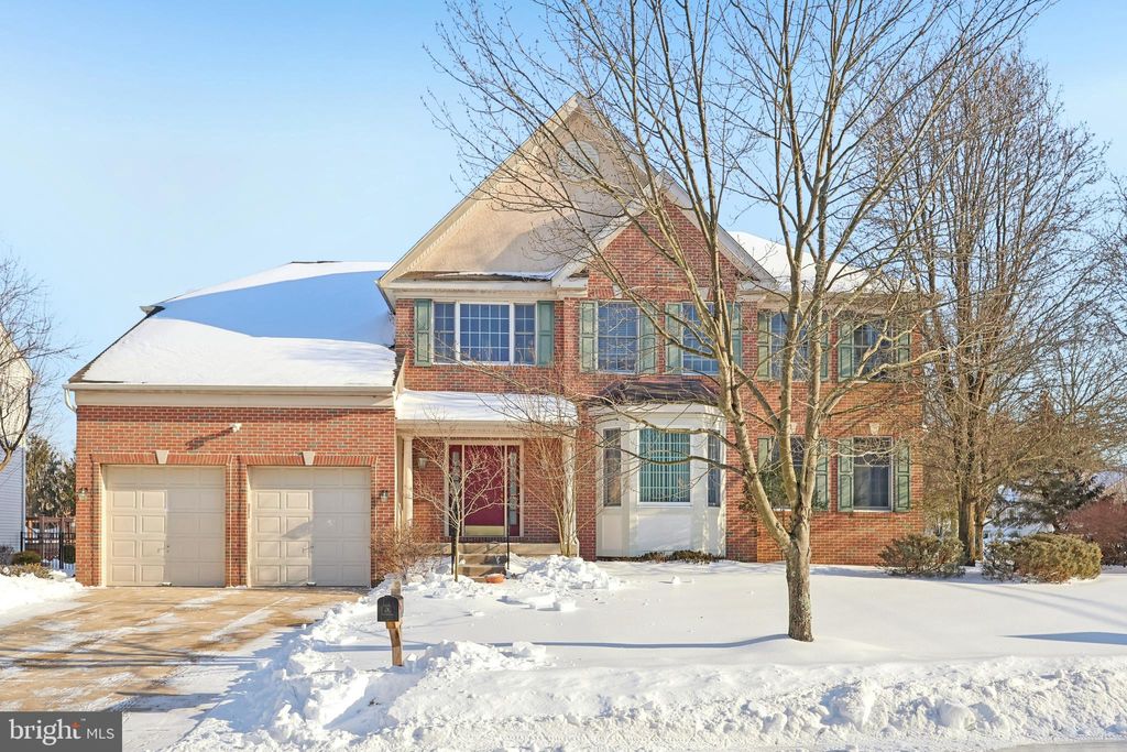 Photo of 2 Kyle Court, MOUNT LAUREL, NJ 08054 (MLS # NJBL2105072)