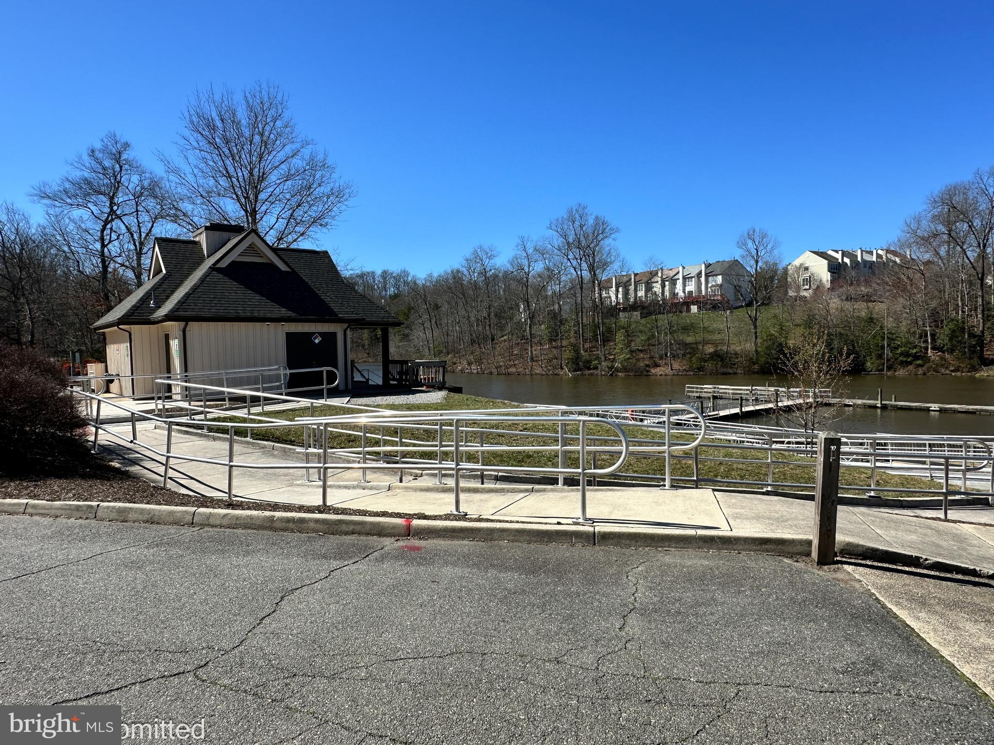 LAKE RIDGE - Residential