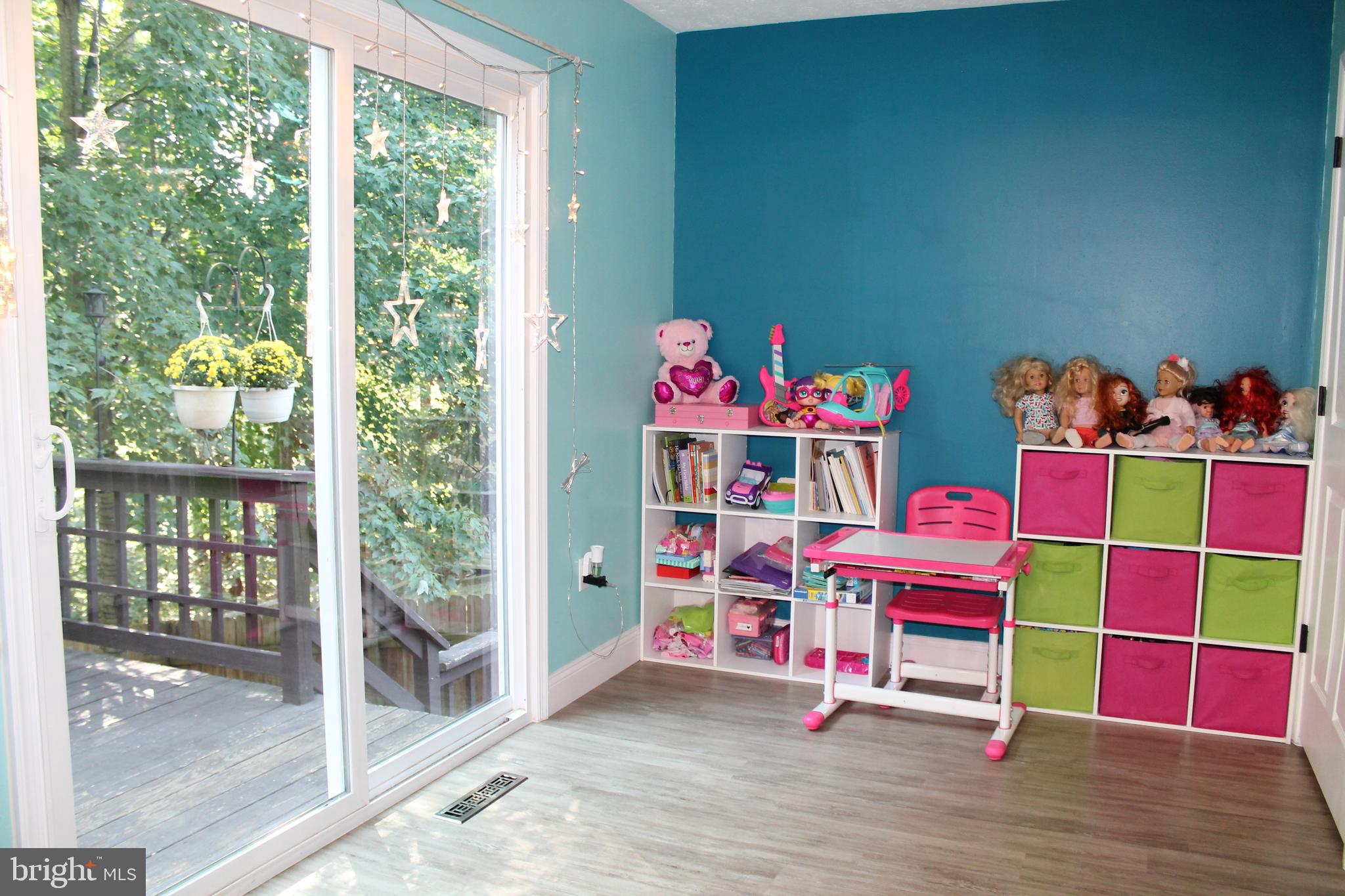 GLENMONT VILLAGE - Residential