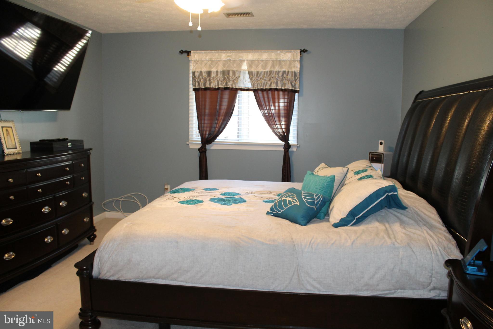 GLENMONT VILLAGE - Residential