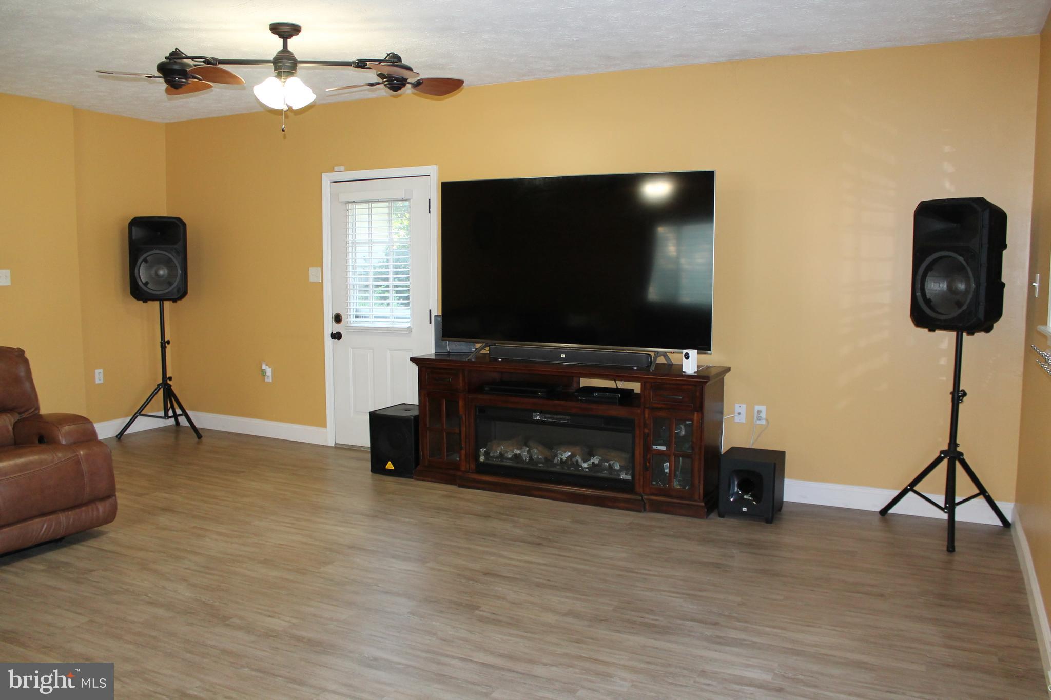 GLENMONT VILLAGE - Residential