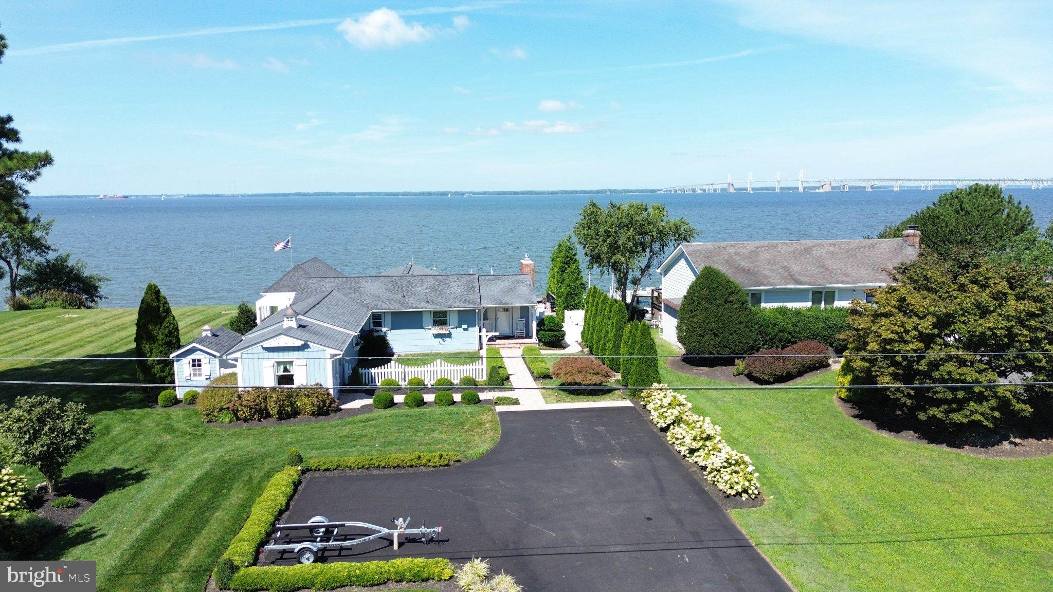 914 BAYSIDE DRIVE