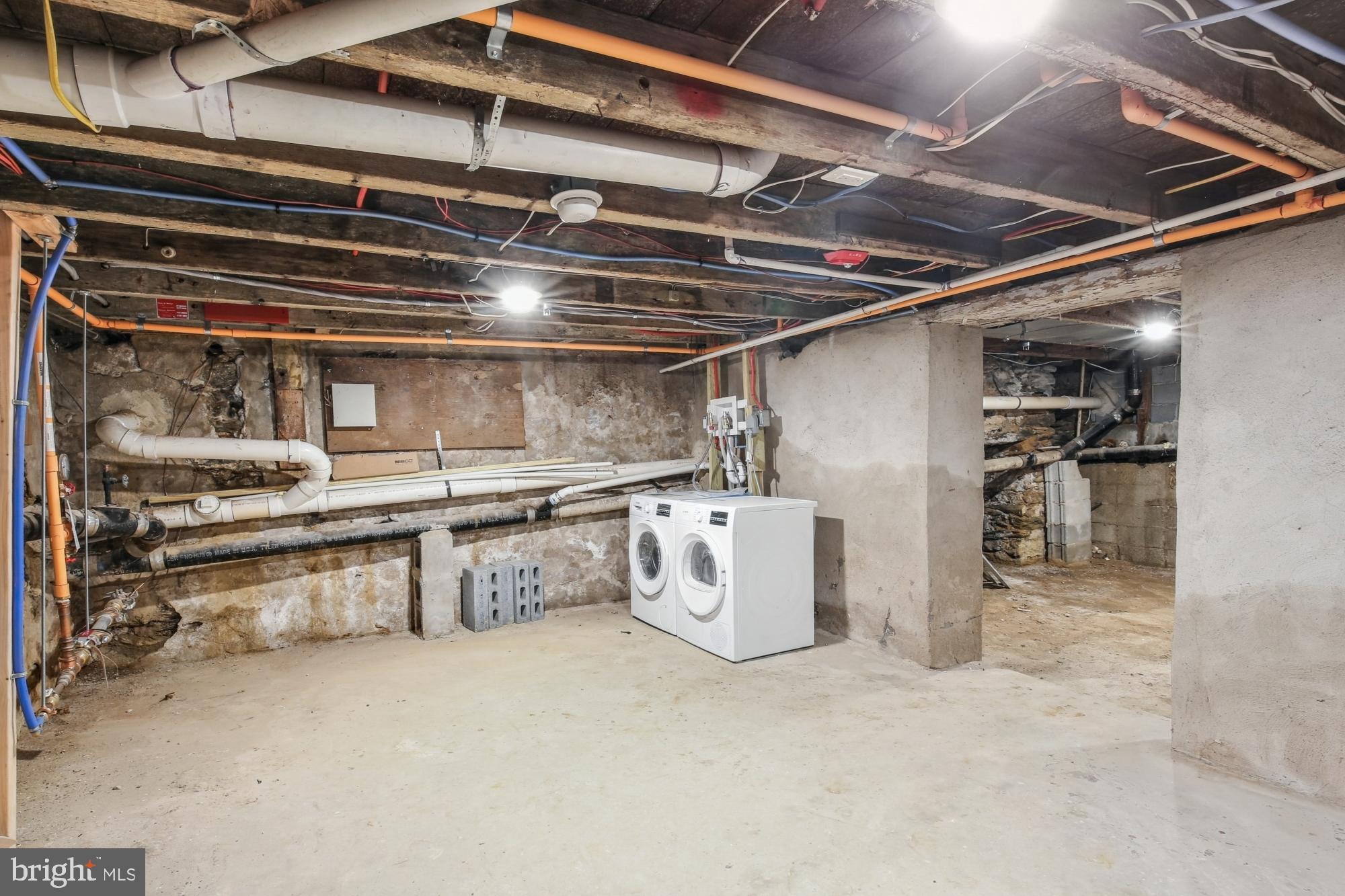 ROXBOROUGH - Residential Lease