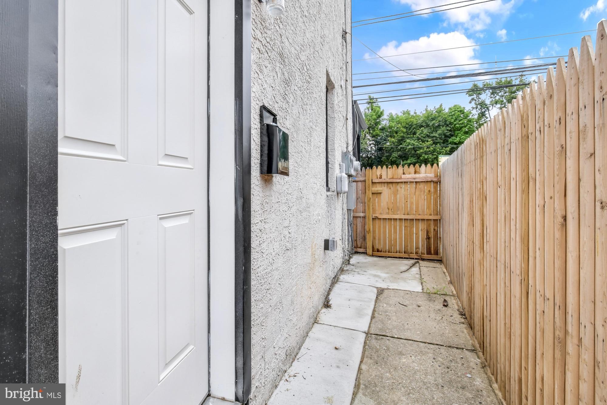 ROXBOROUGH - Residential Lease