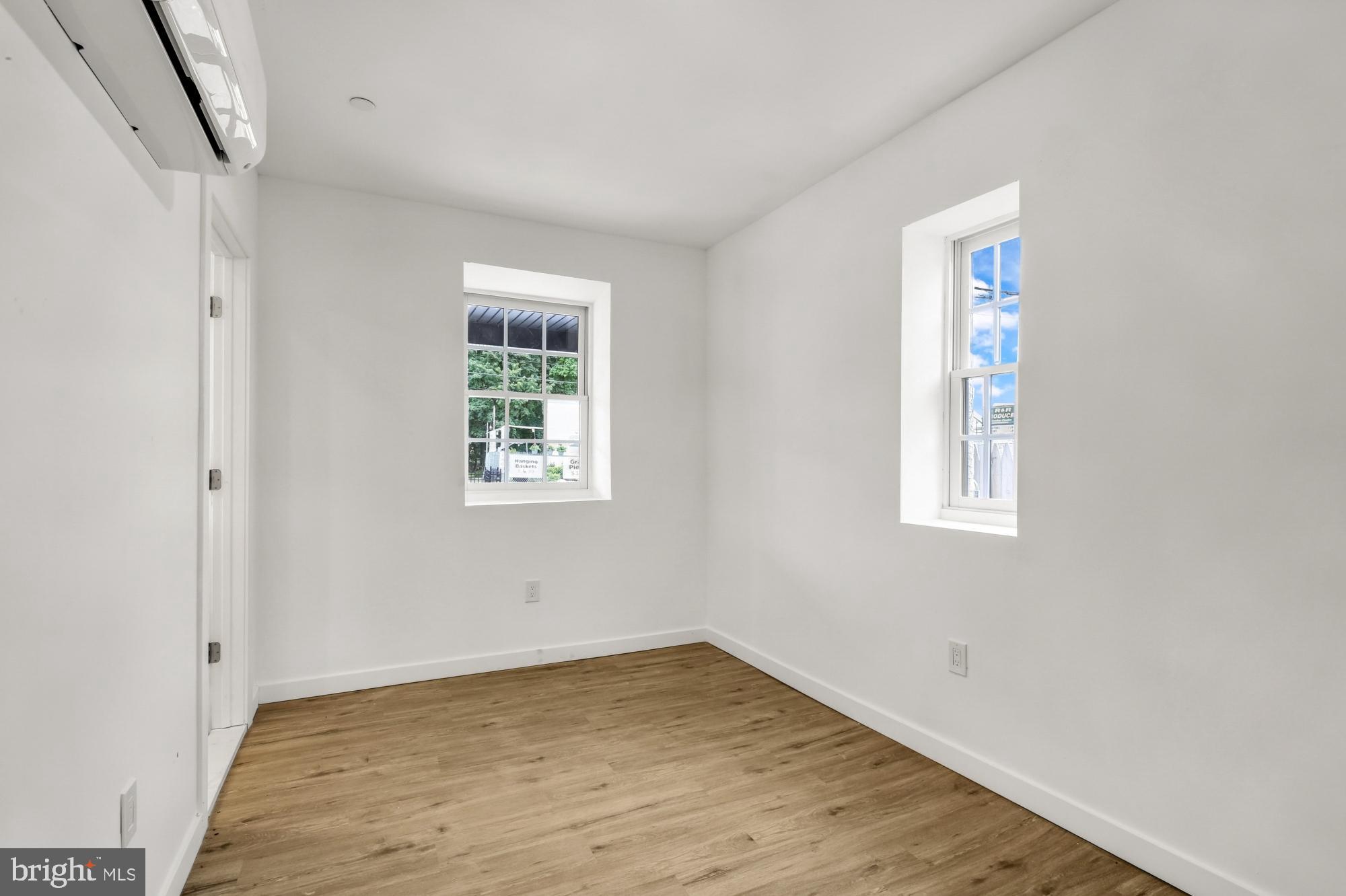 ROXBOROUGH - Residential Lease