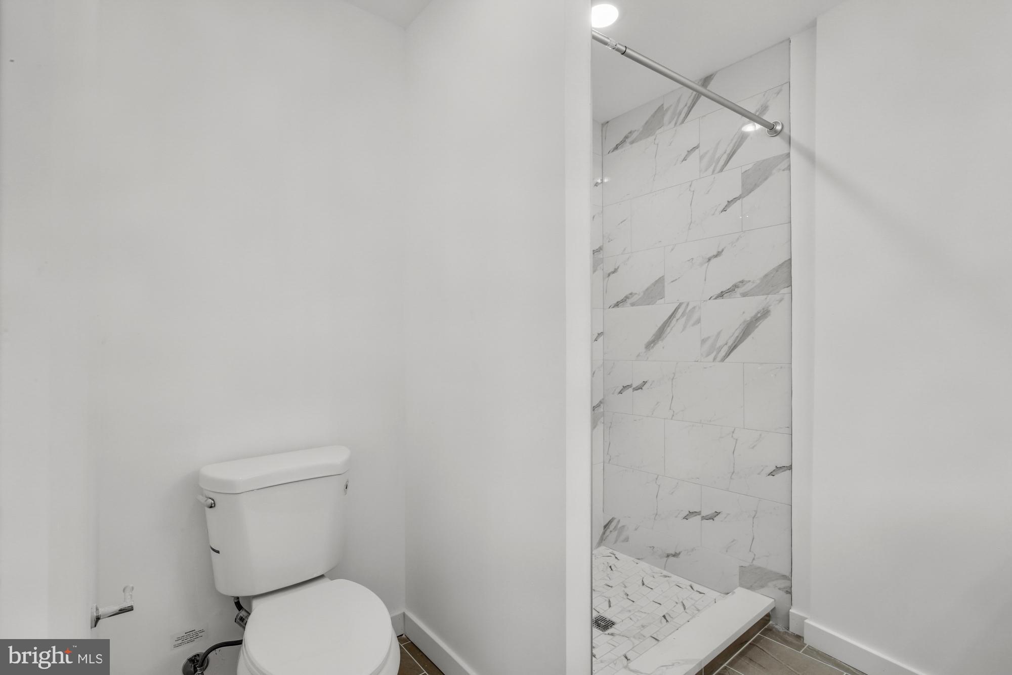 ROXBOROUGH - Residential Lease