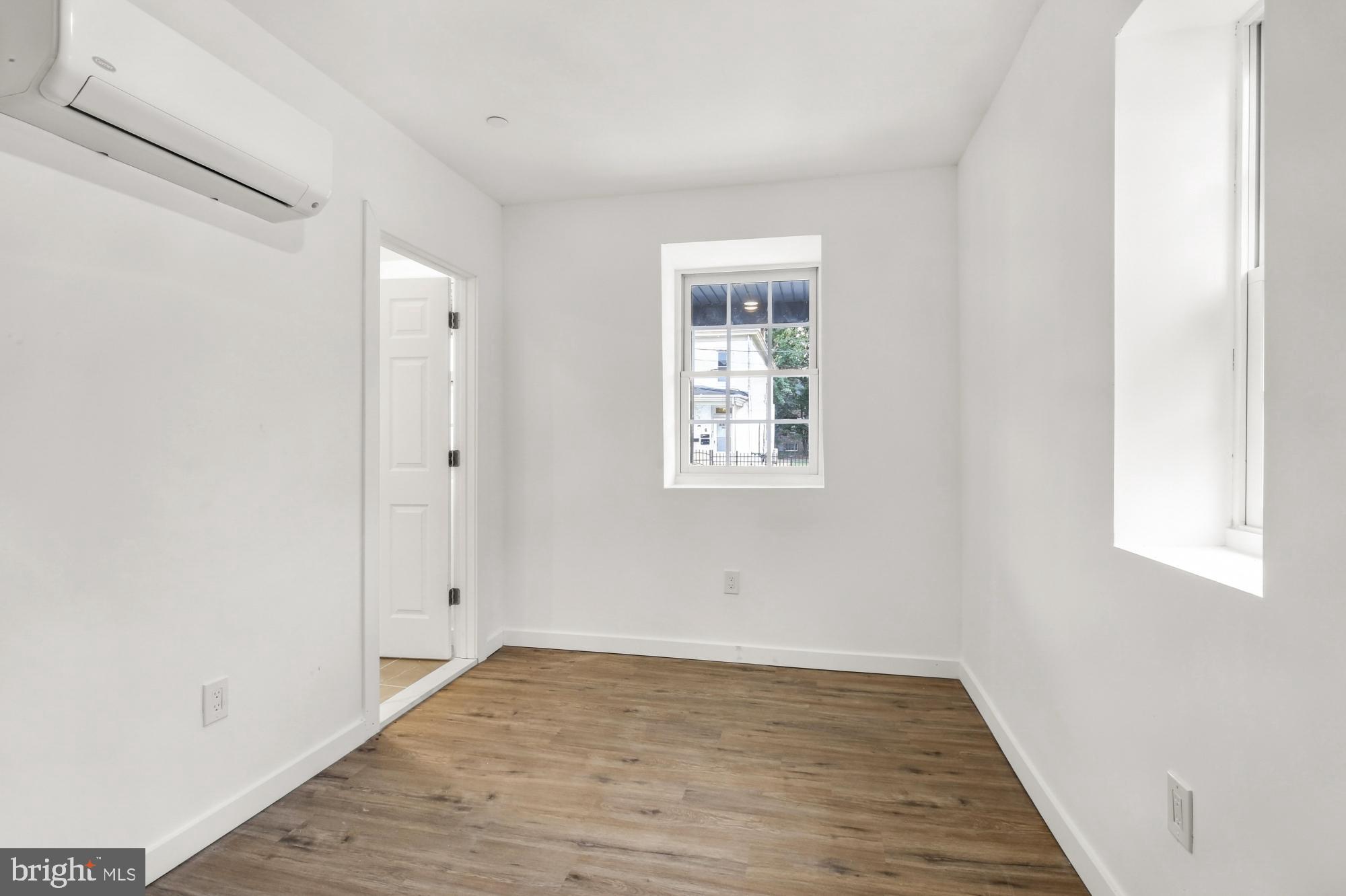 ROXBOROUGH - Residential Lease