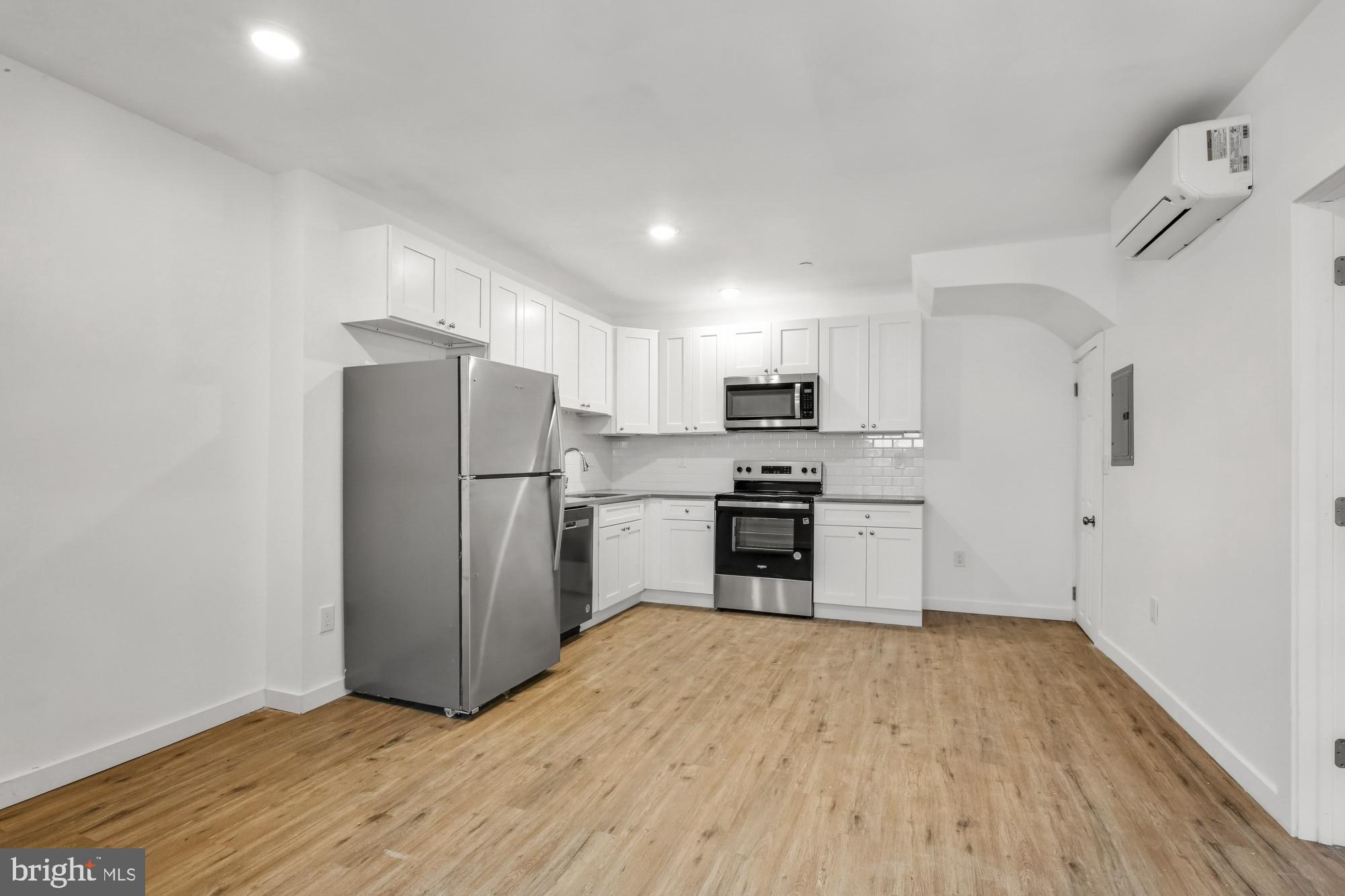 ROXBOROUGH - Residential Lease