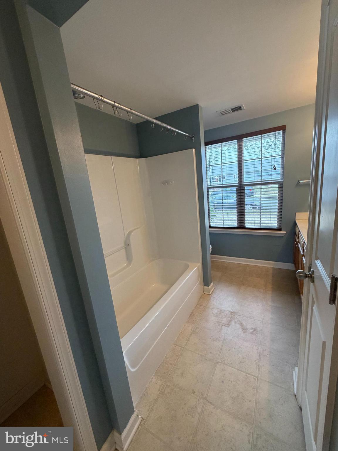 HIGHLAND - Residential Lease