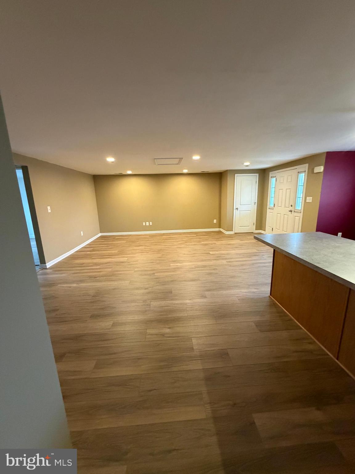 HIGHLAND - Residential Lease