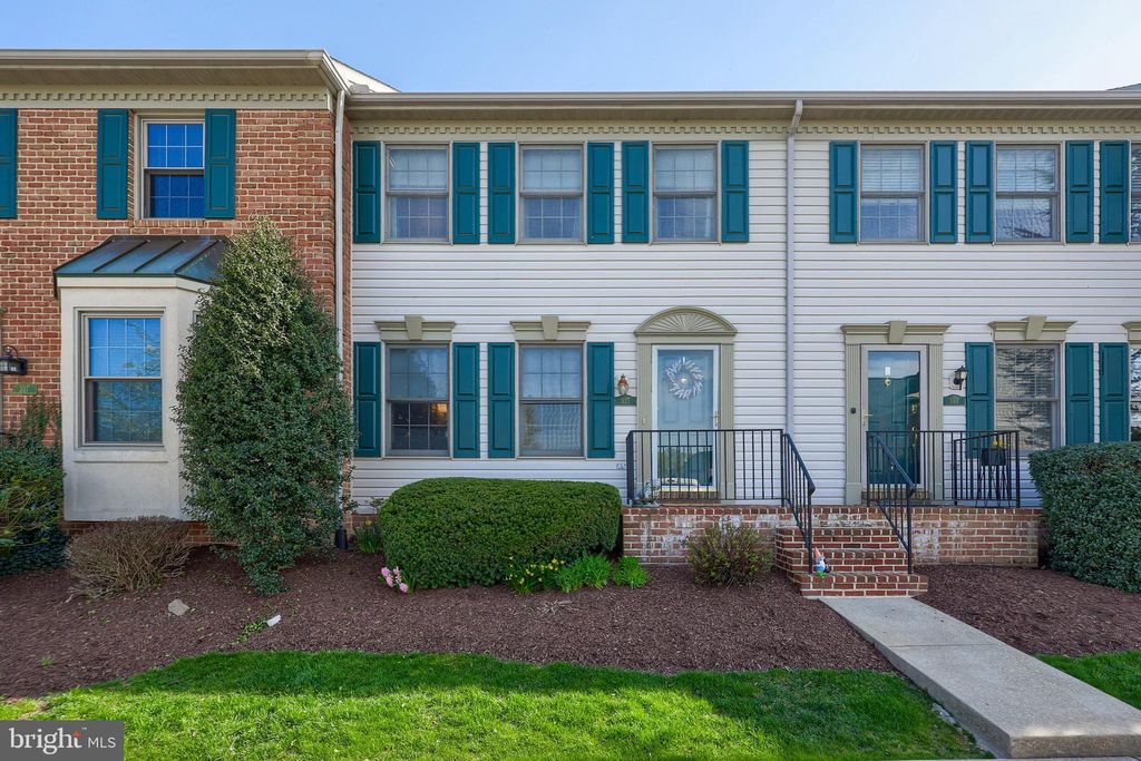 Photo of 335 Cobblestone Lane, Lancaster, PA 17601 (MLS # PALA2049072)