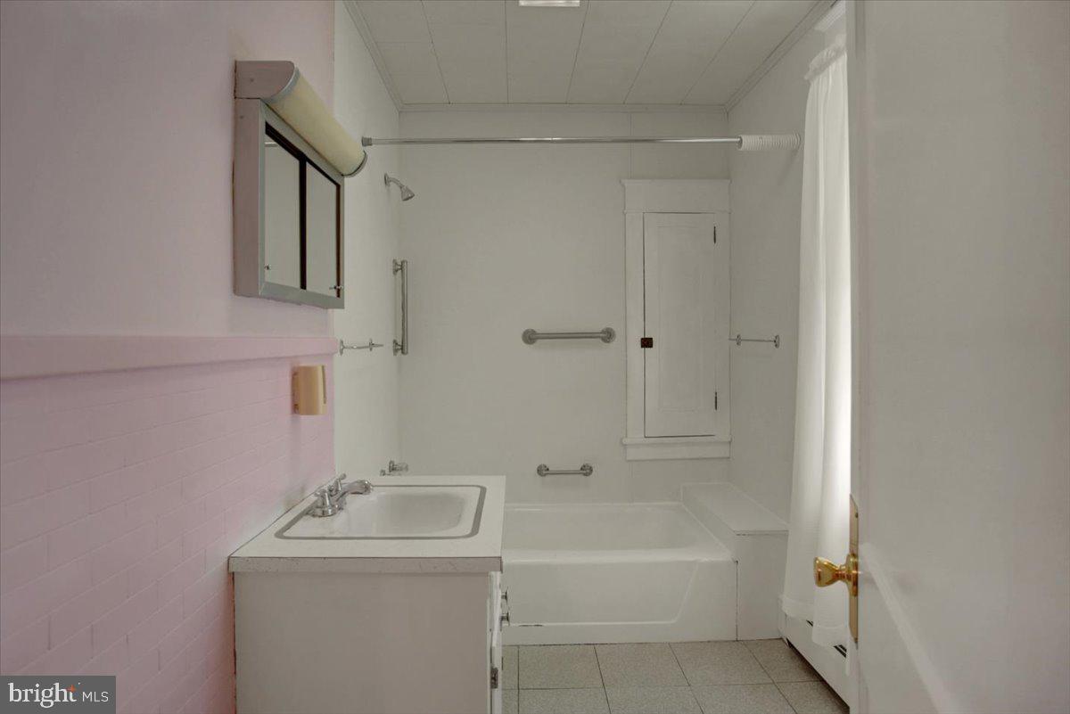 LEITERSBURG - Residential