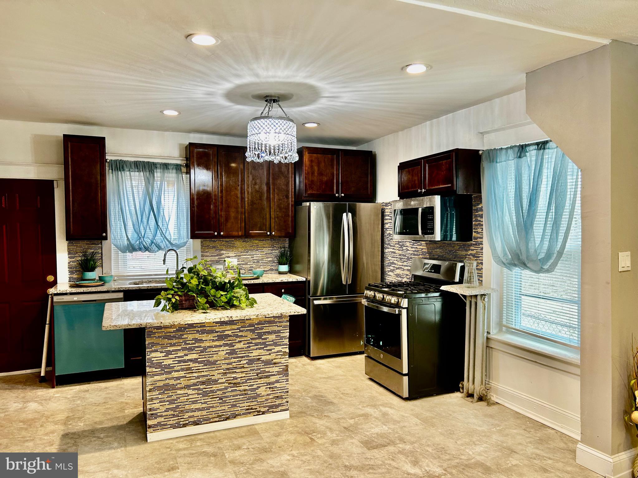 FERN ROCK - Residential