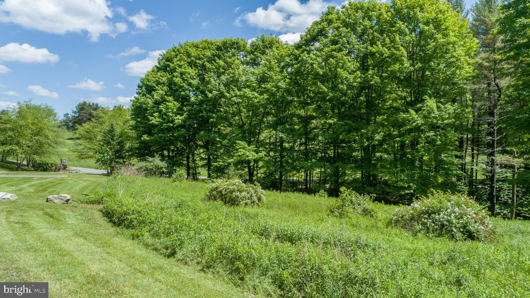 FANTASY VALLEY - Land