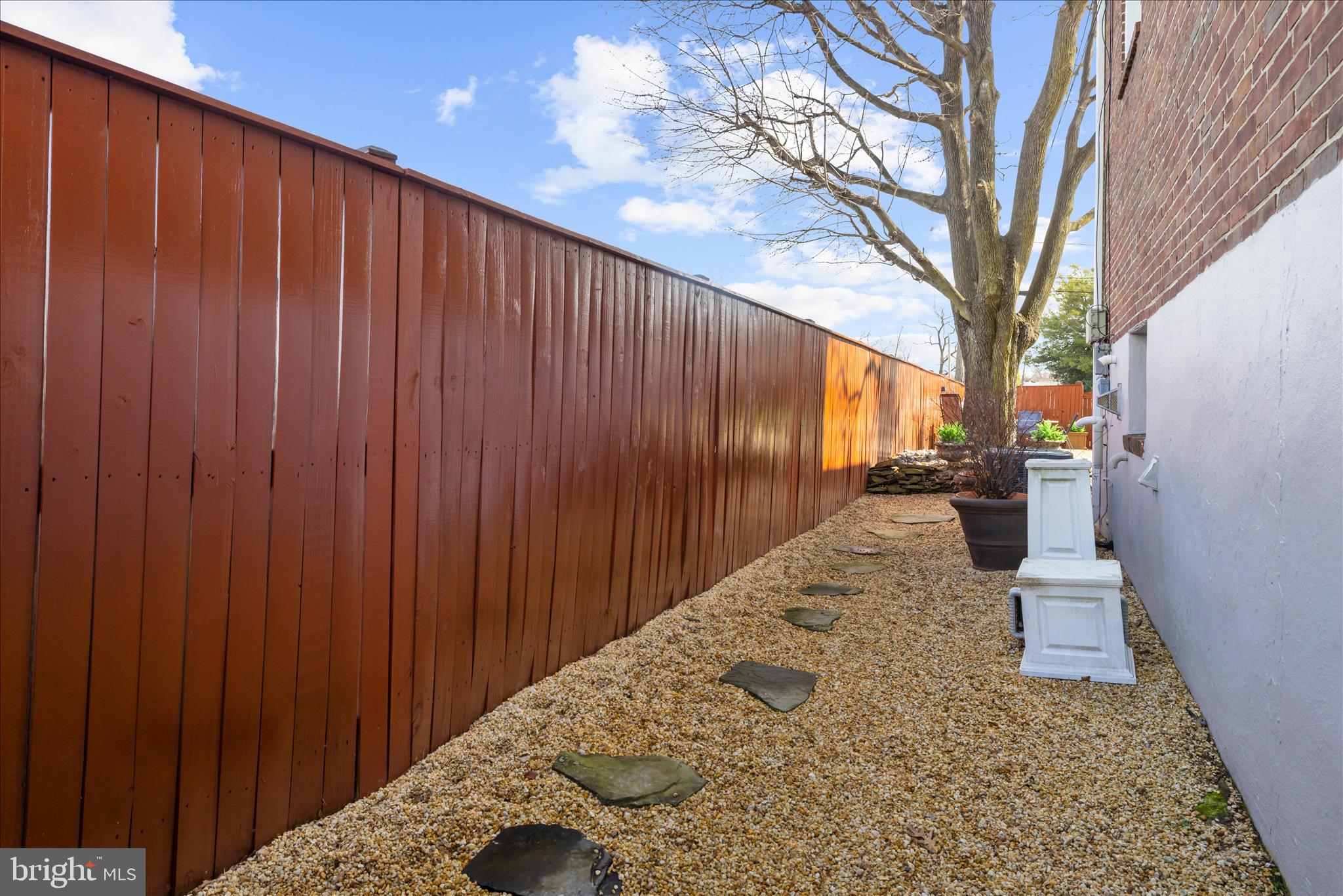 AIRAGE VILLAGE - Residential