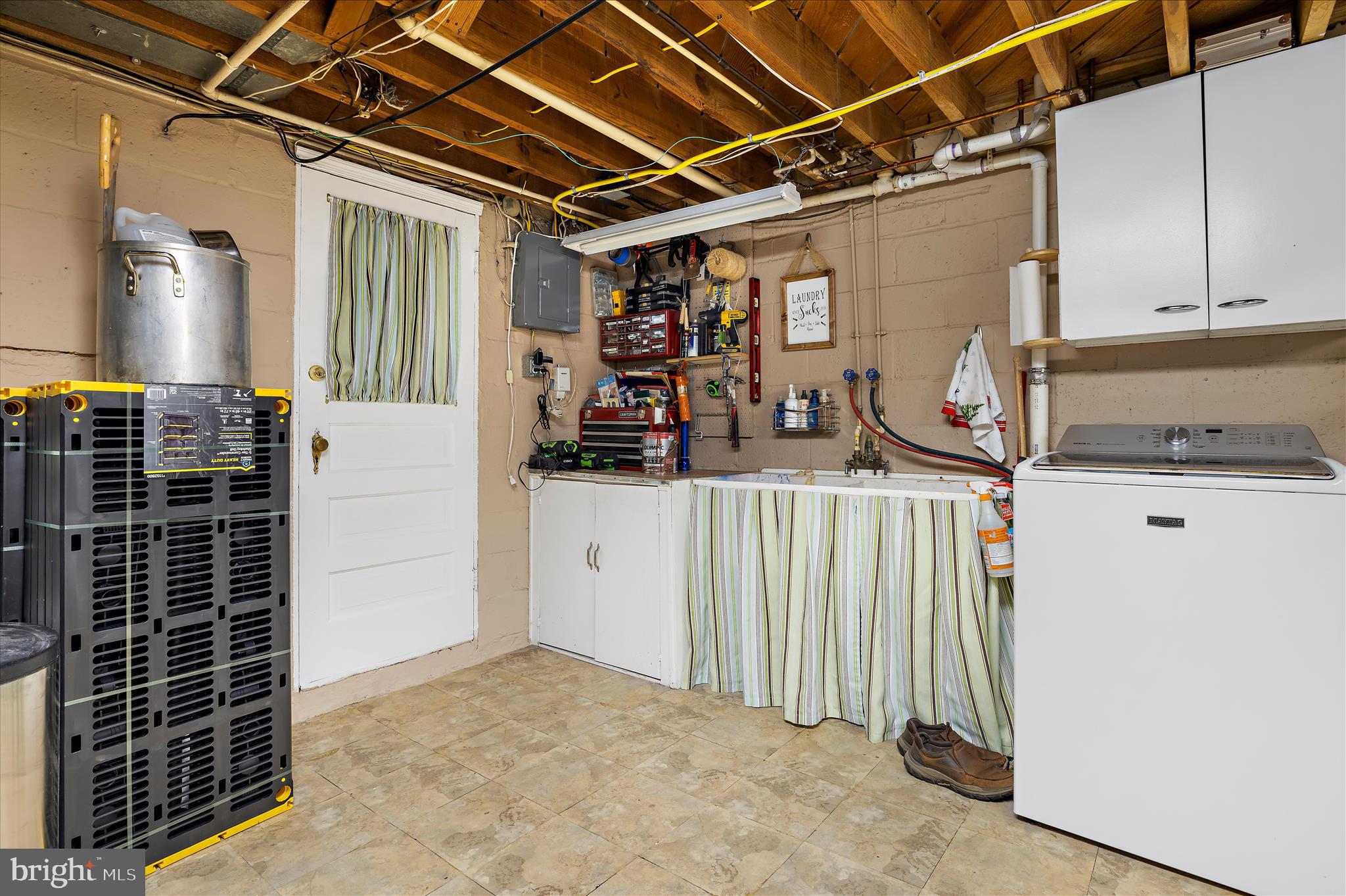 AIRAGE VILLAGE - Residential