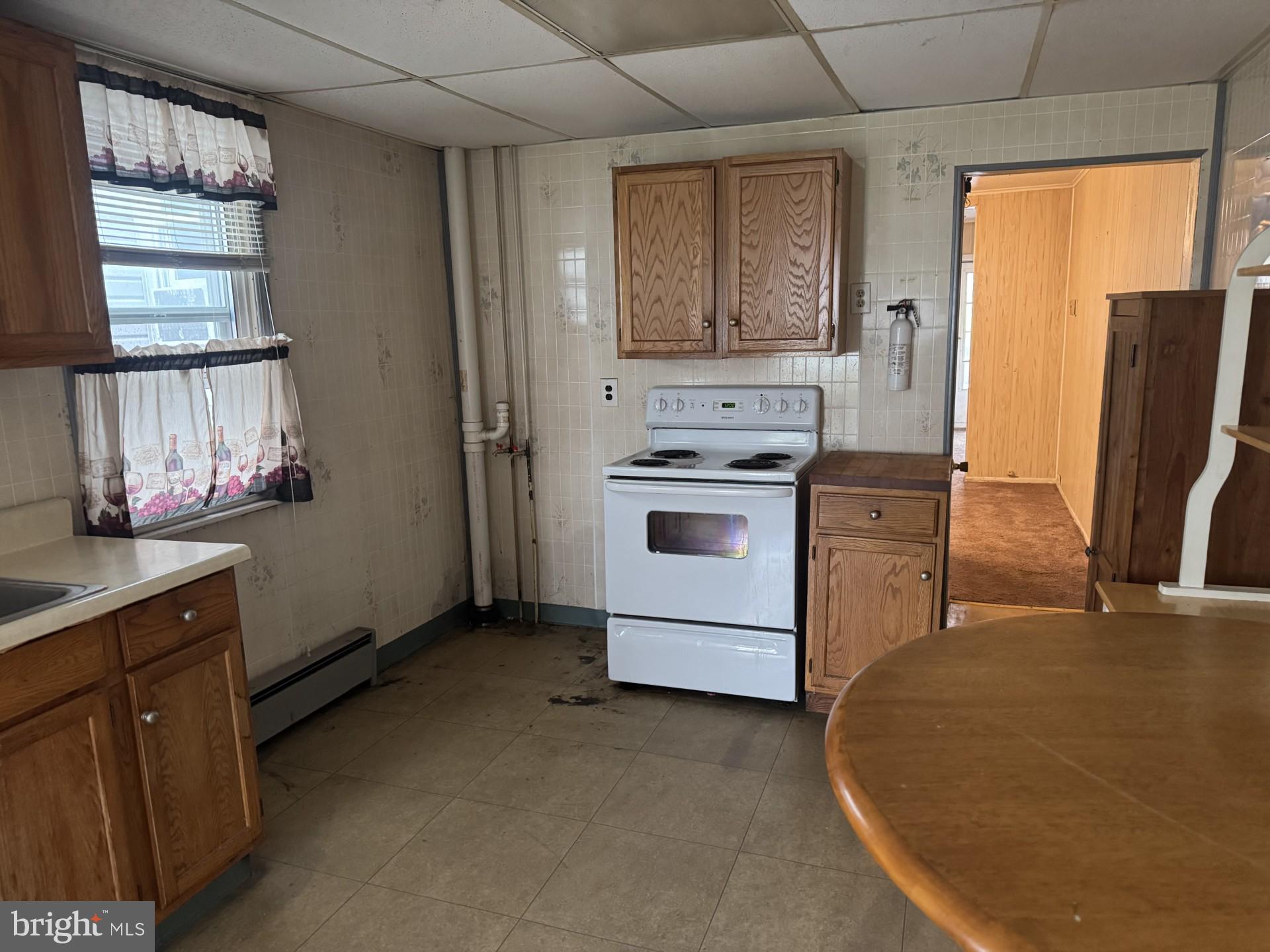 457 CARBON STREET