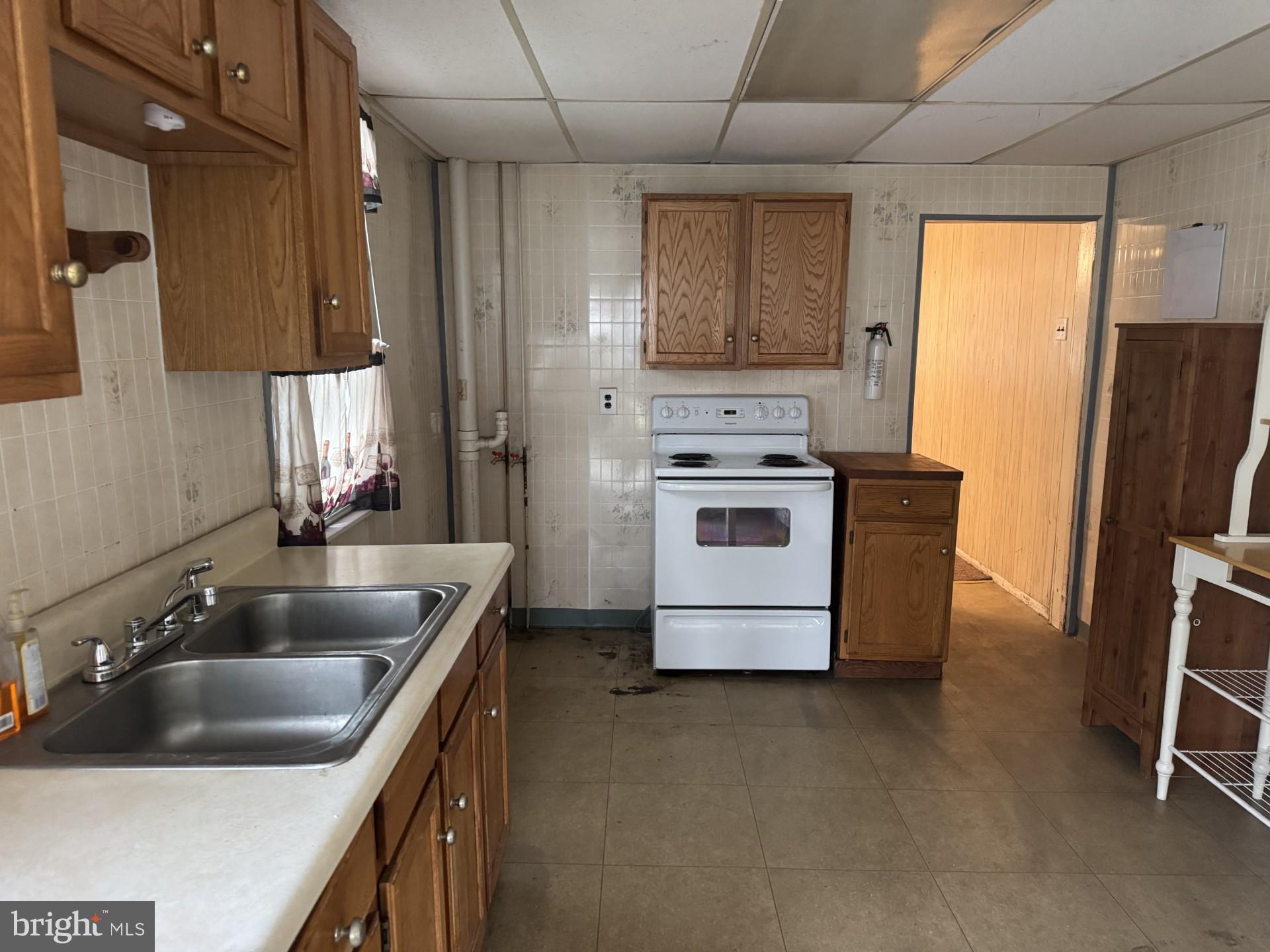 457 CARBON STREET