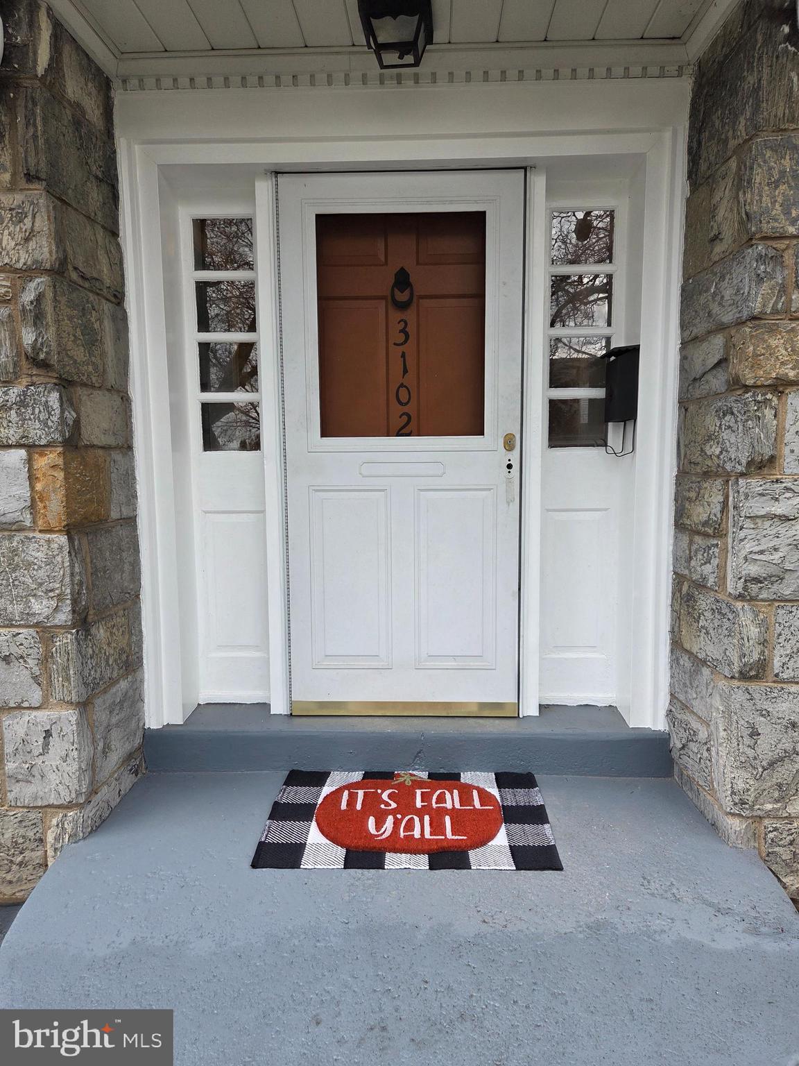 3102 SCHOOLHOUSE LANE