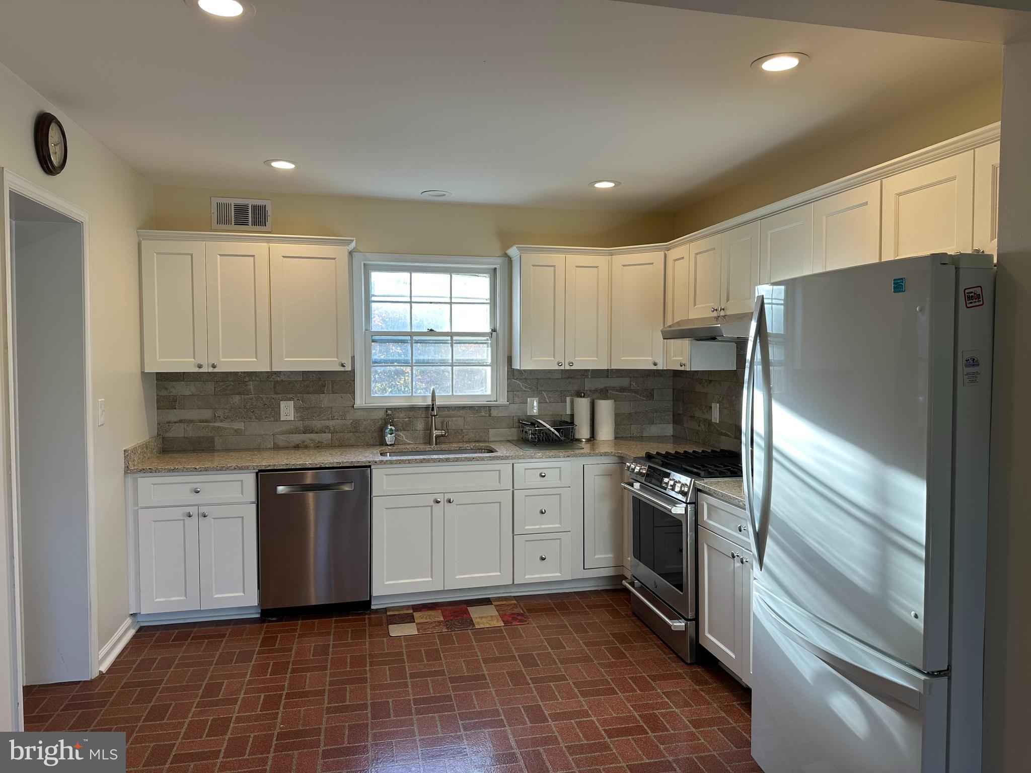 HILLMEAD - Residential Lease