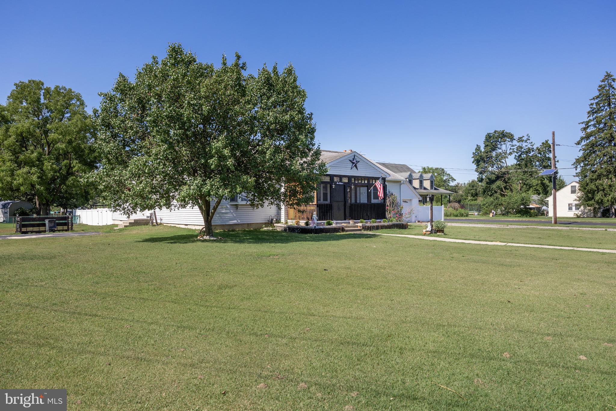 200 W LANDING ROAD