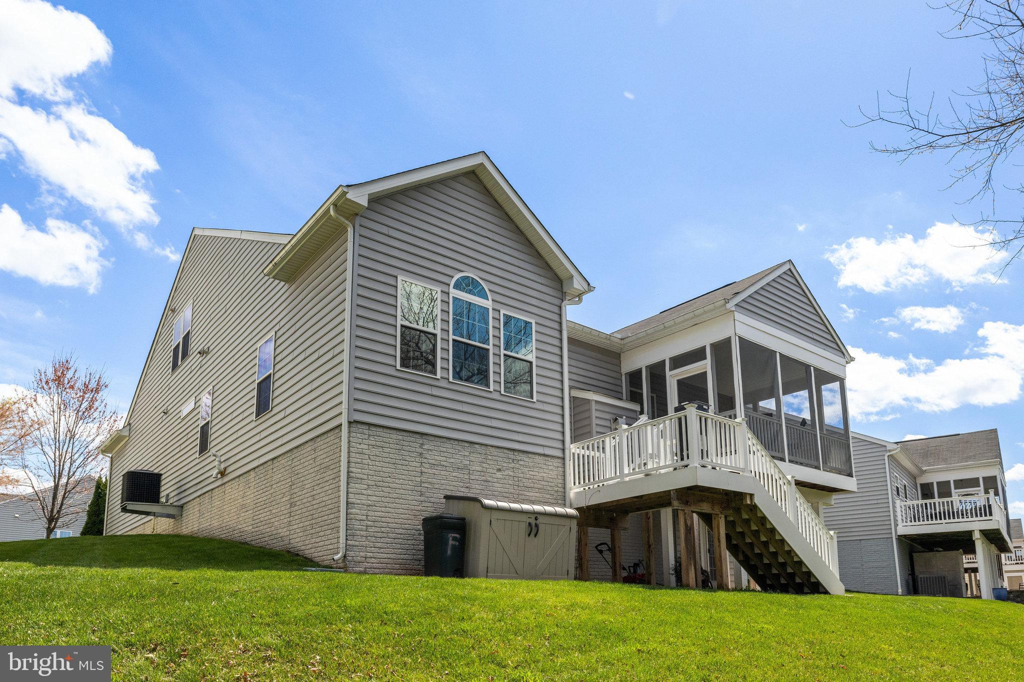 SEVEN HILLS - Residential