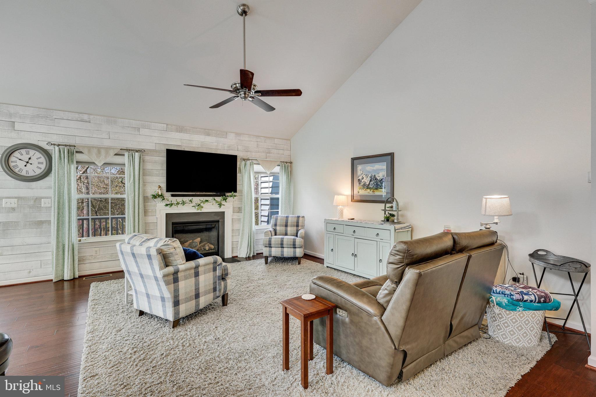 SEVEN HILLS - Residential