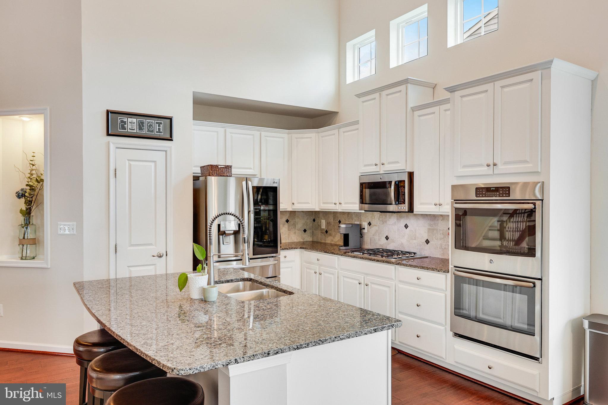 SEVEN HILLS - Residential