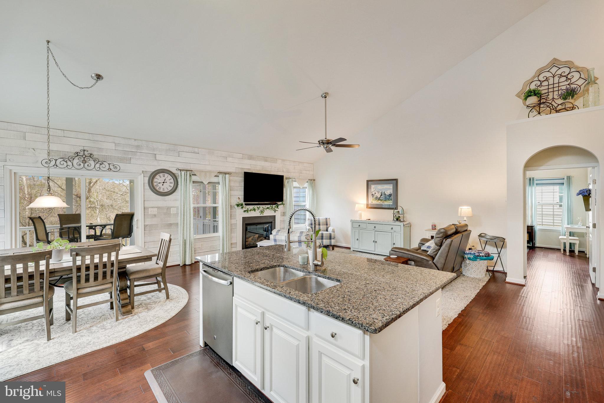 SEVEN HILLS - Residential