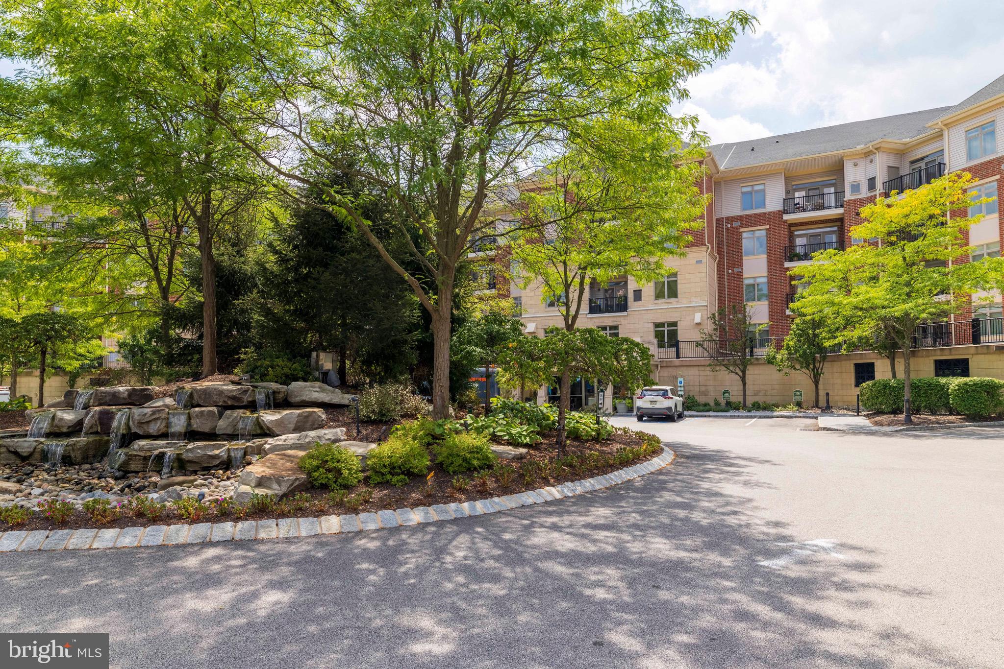 HUNTINGDON PLACE - Residential