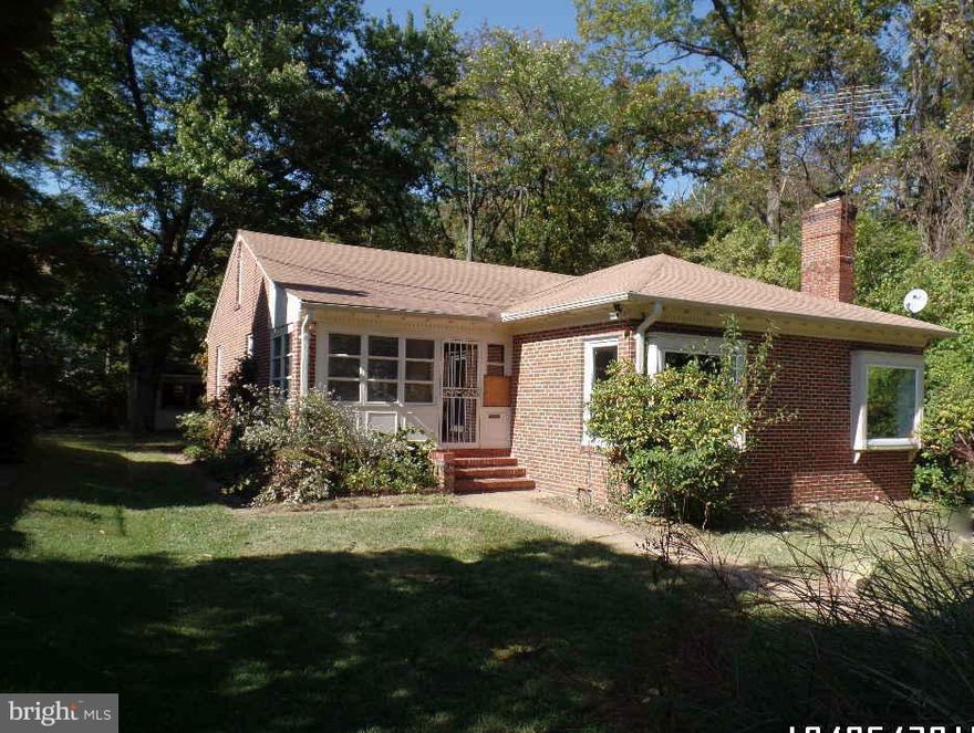 Solid brick ranch home features 1 level living with 3 bedrooms, a nice yard, convenient location near shopping, restaurants and major commuter routes.