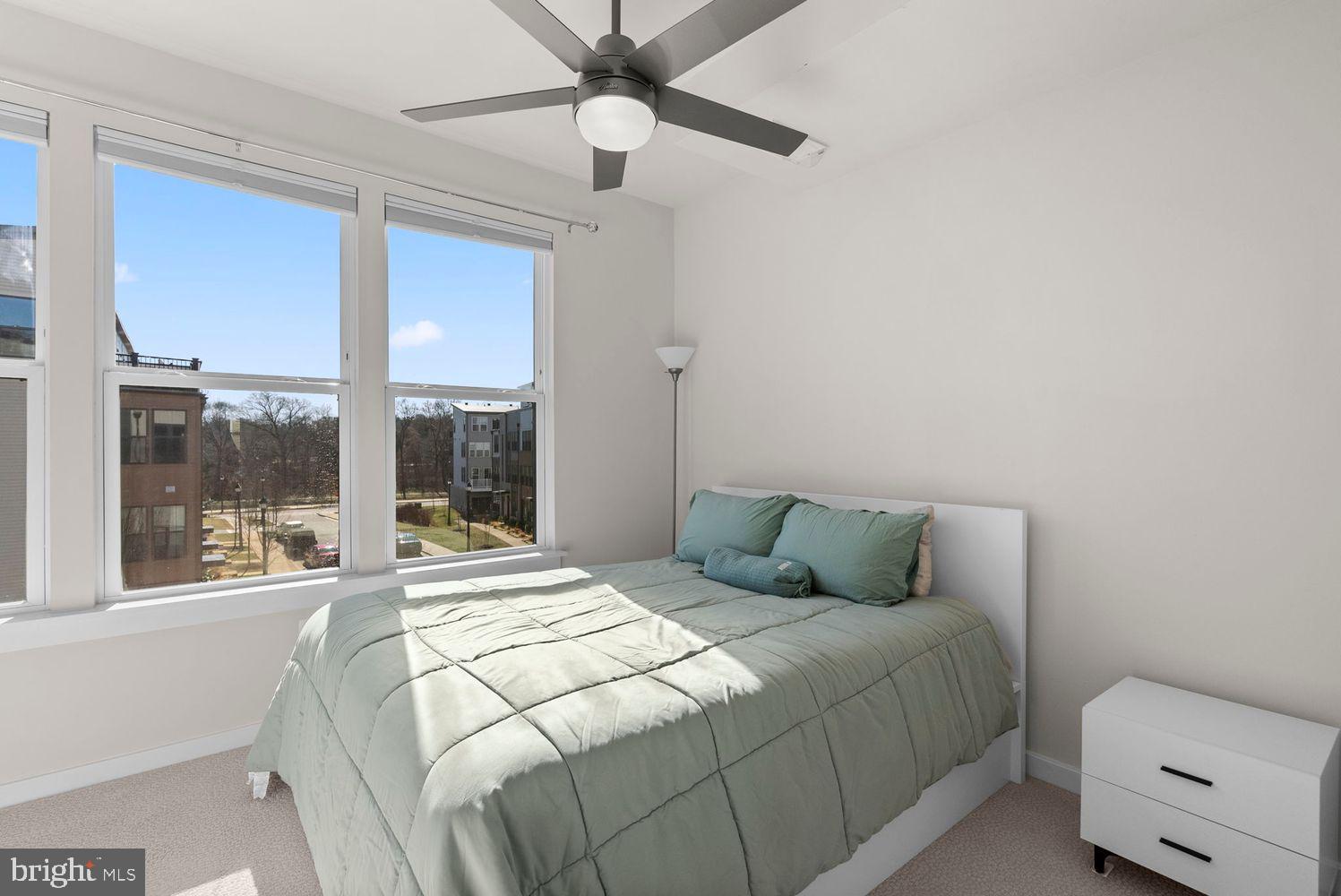 RIVERFRONT - Residential