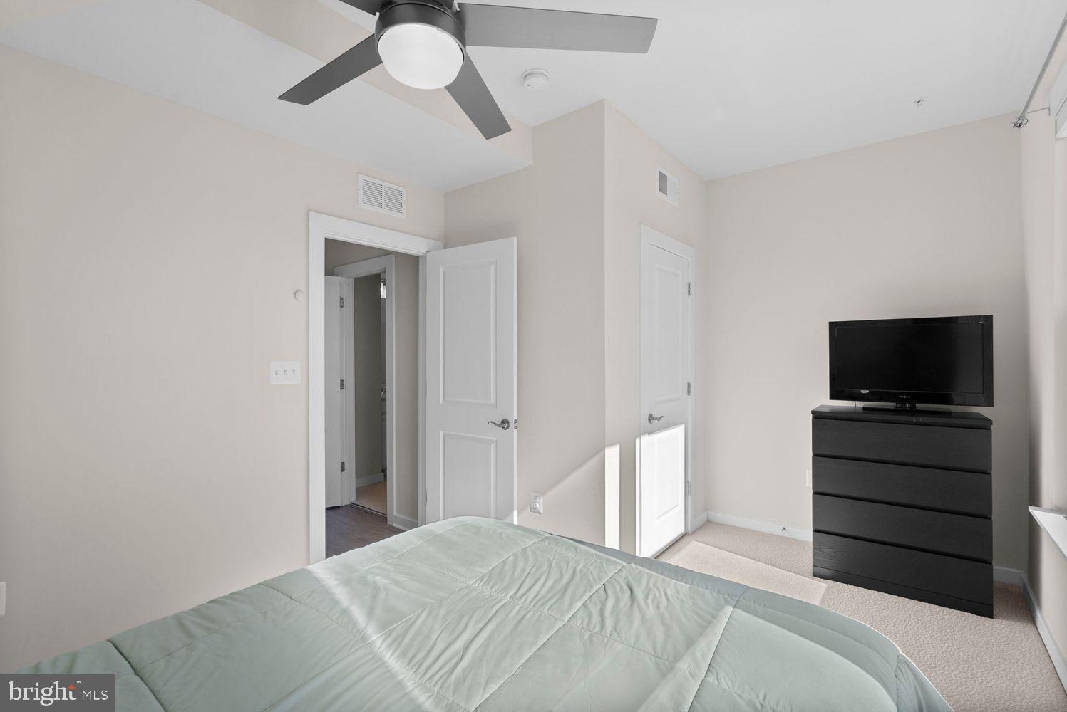 RIVERFRONT - Residential