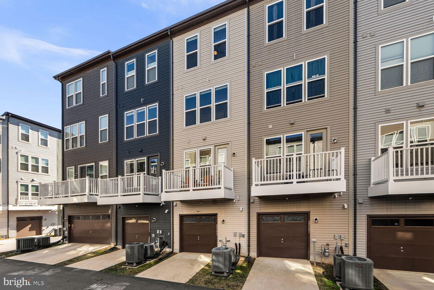 RIVERFRONT - Residential