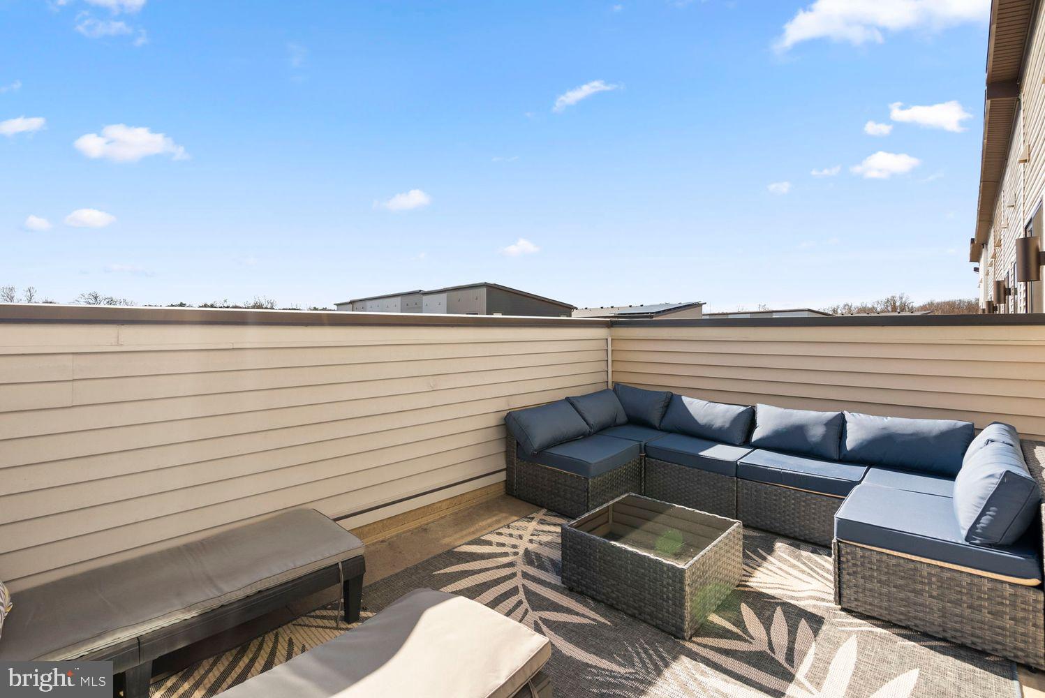 RIVERFRONT - Residential