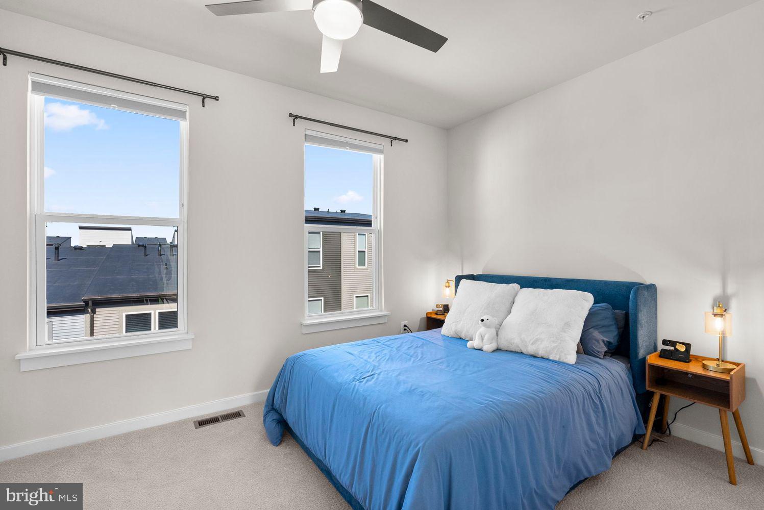 RIVERFRONT - Residential