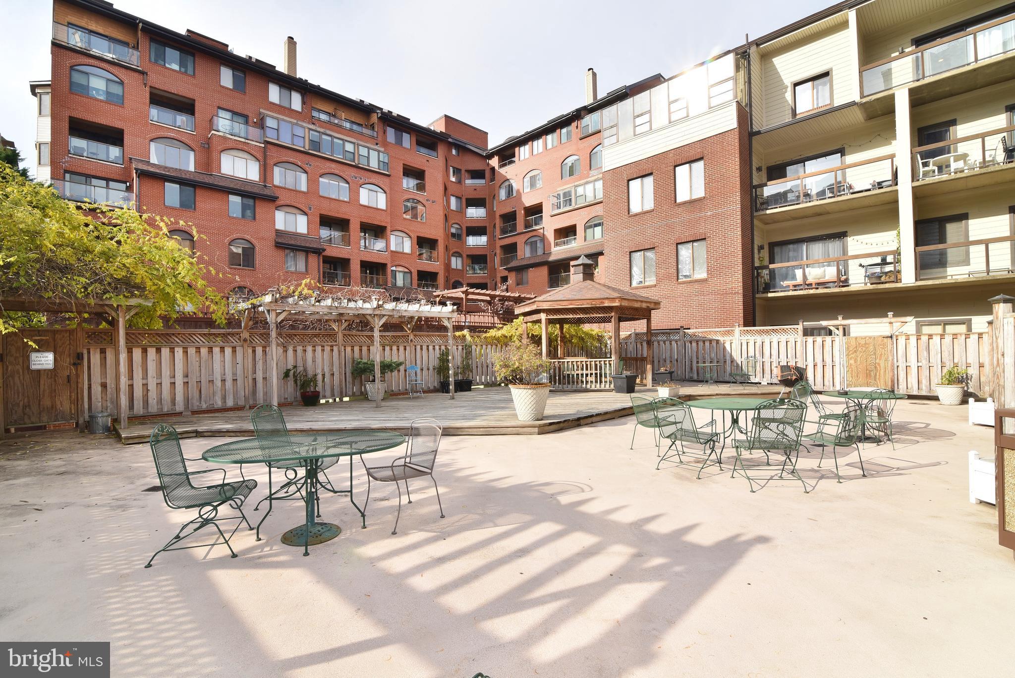 SUMMERWALK - Residential