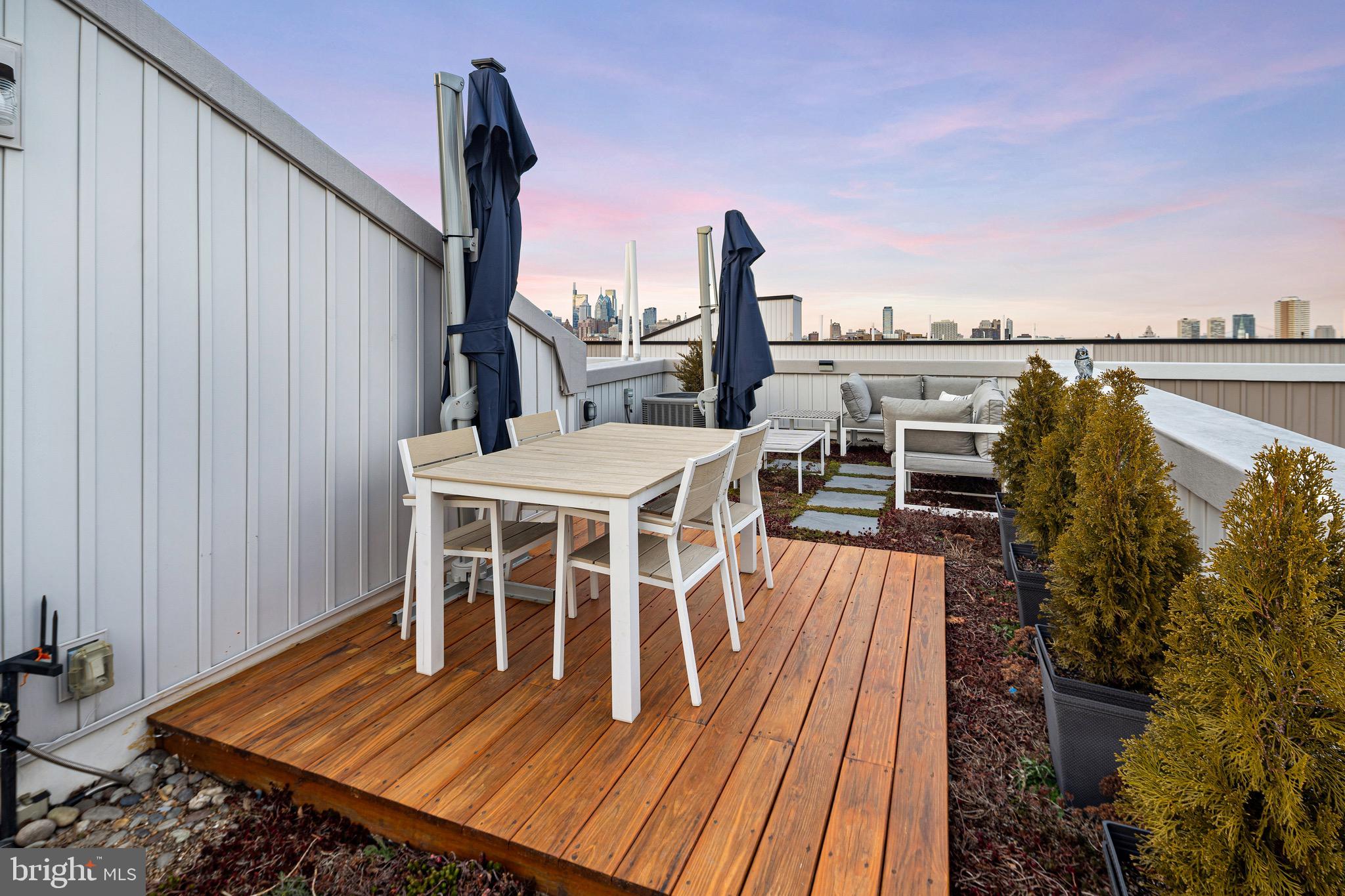 DICKINSON NARROWS - Residential