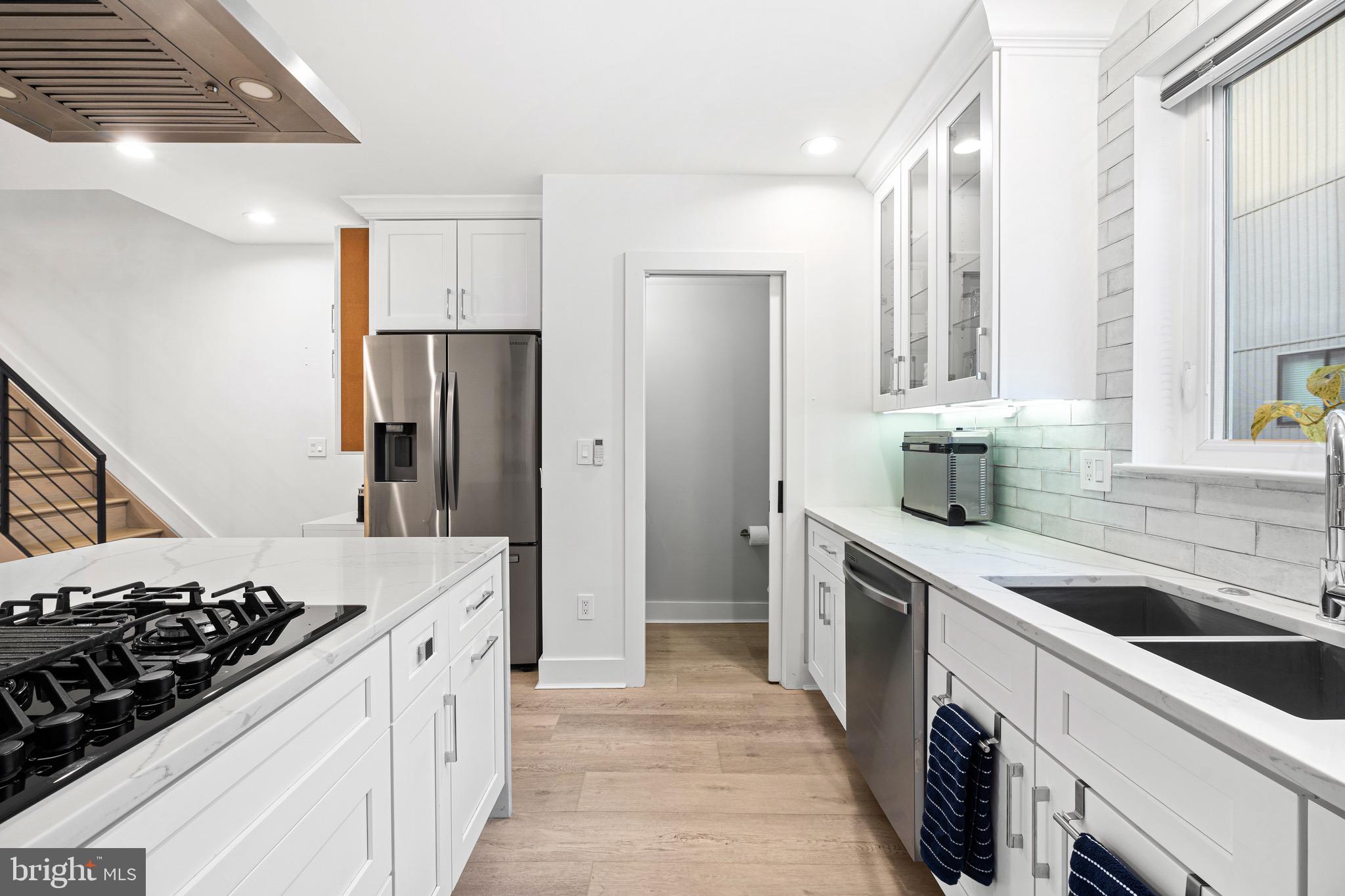 DICKINSON NARROWS - Residential