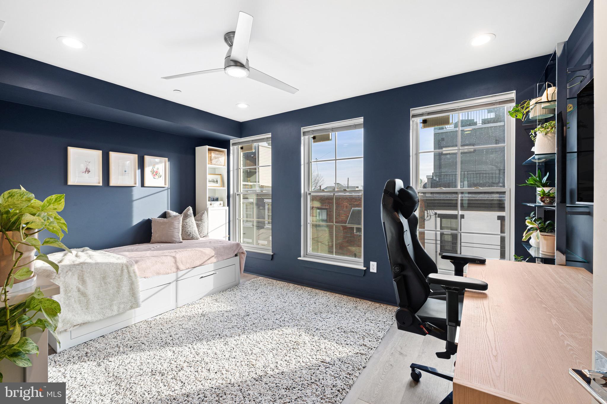 DICKINSON NARROWS - Residential