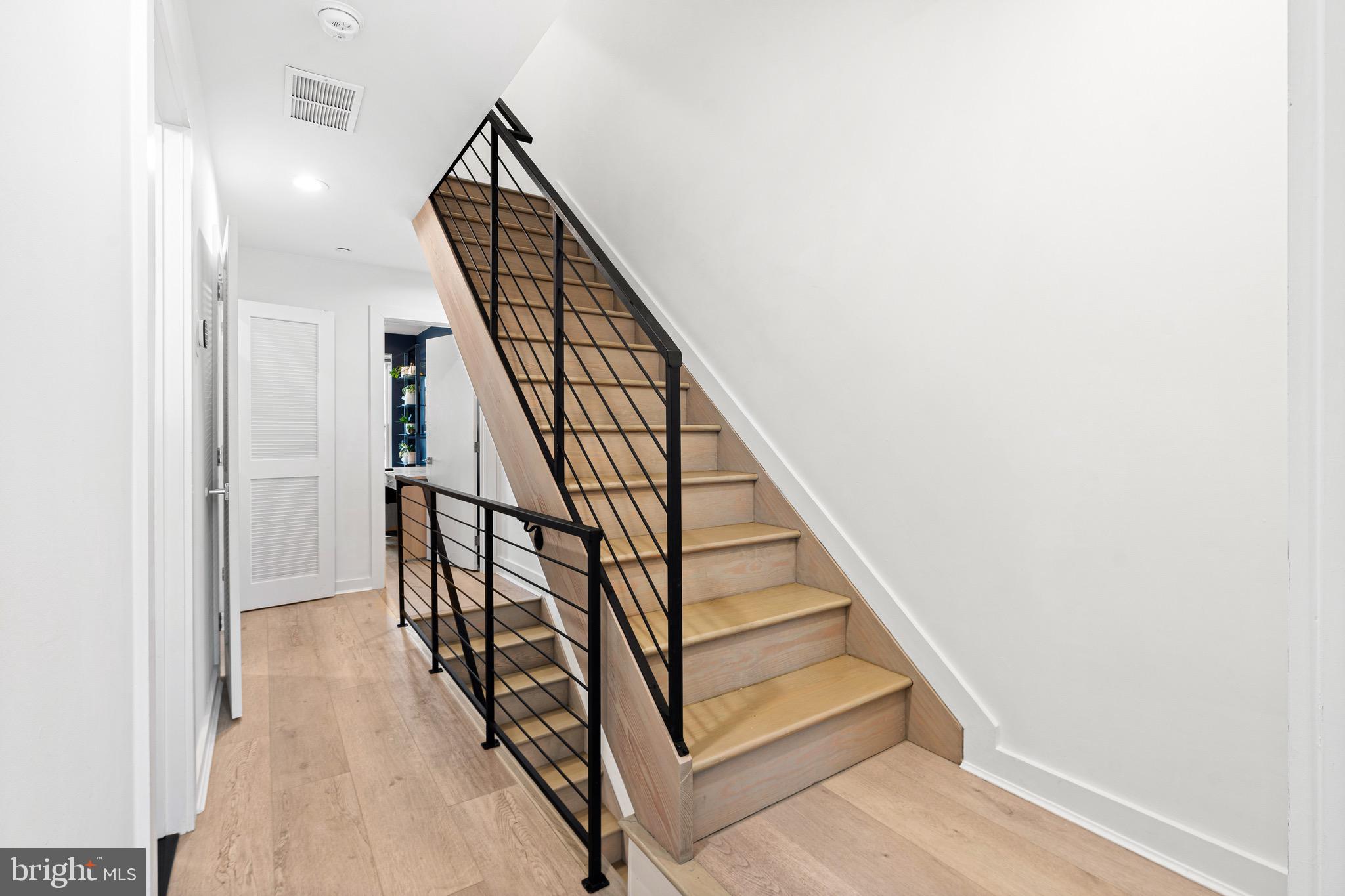 DICKINSON NARROWS - Residential