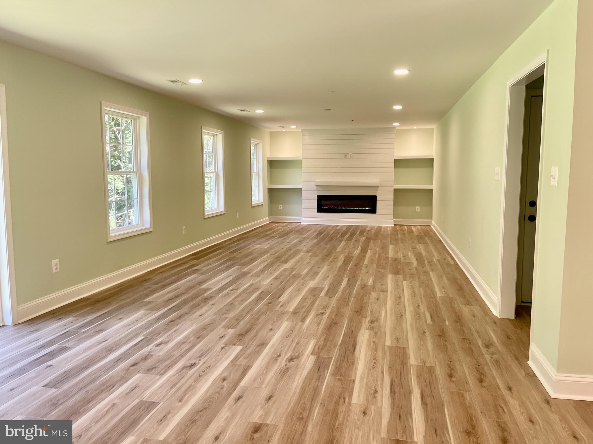 LEACHBURG - Residential