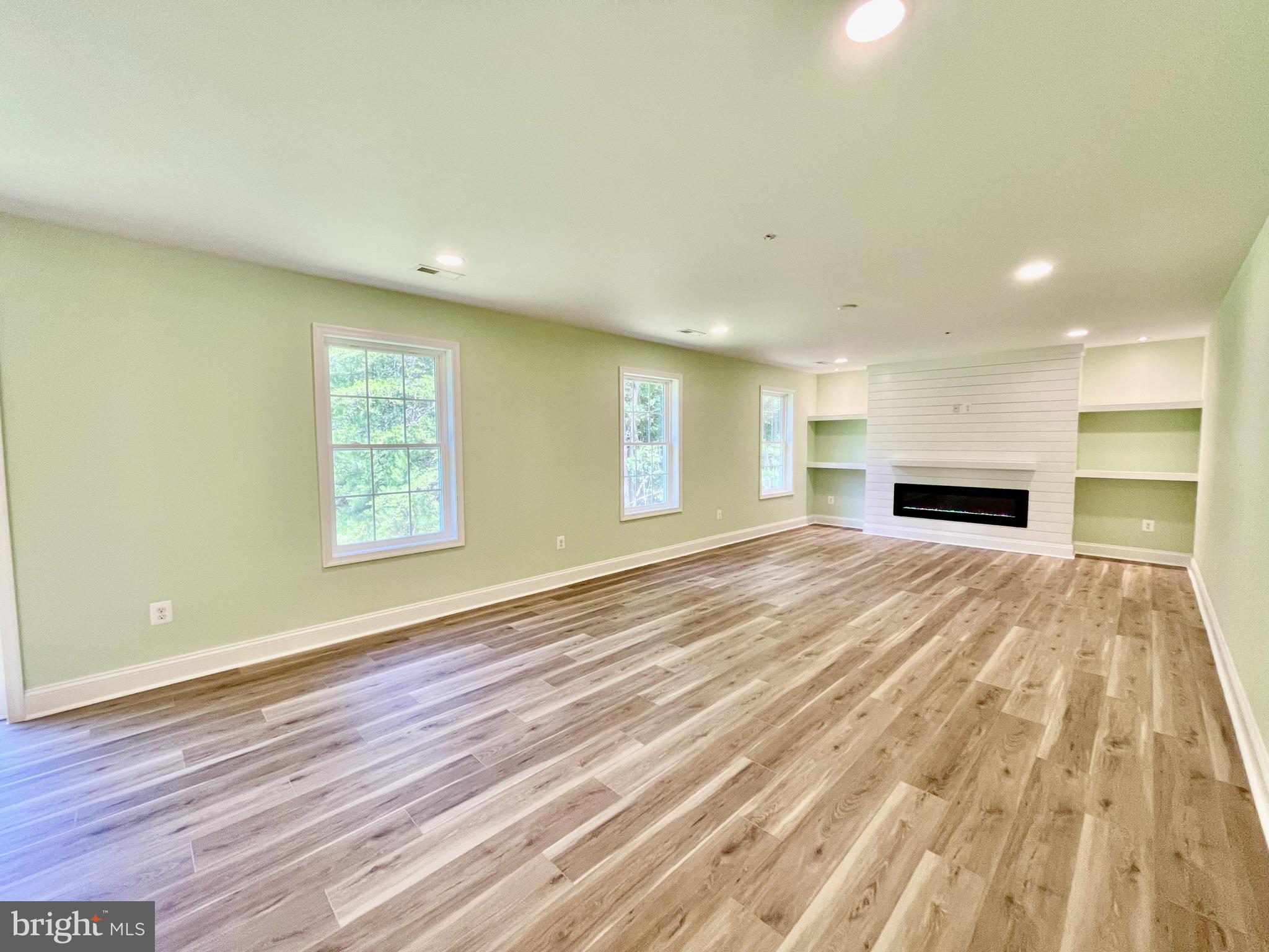 LEACHBURG - Residential