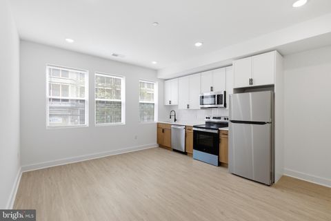 Condo For Rent - 4021 Brown Street #3<br/> PHILADELPHIA, PA 19104