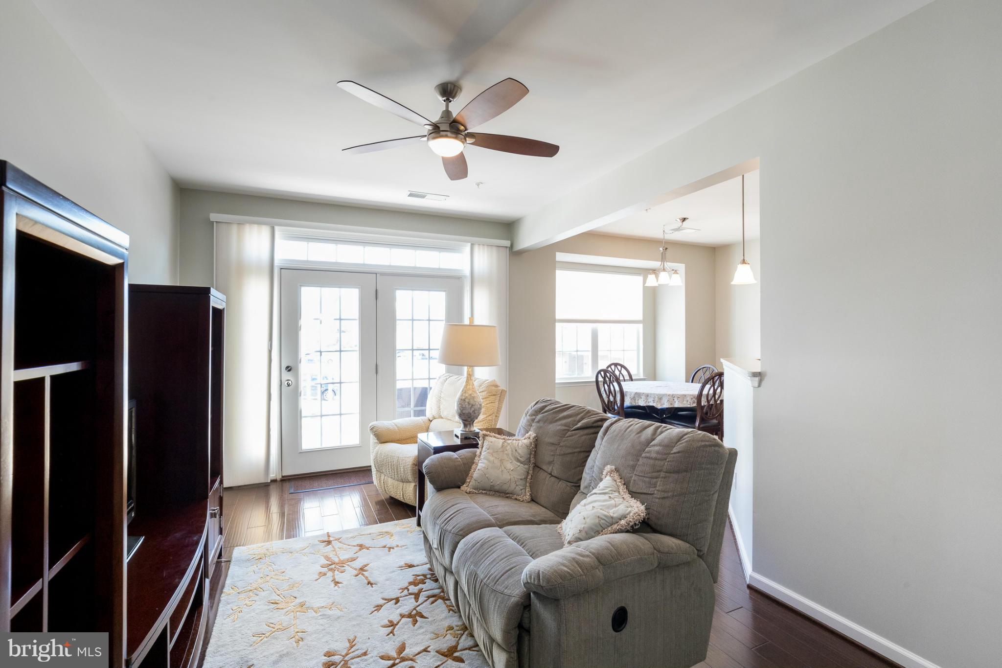 CASCADES PLACE CONDOMINIUM - Residential