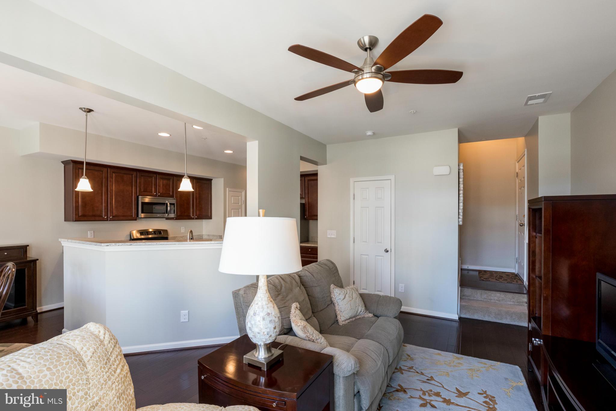 CASCADES PLACE CONDOMINIUM - Residential