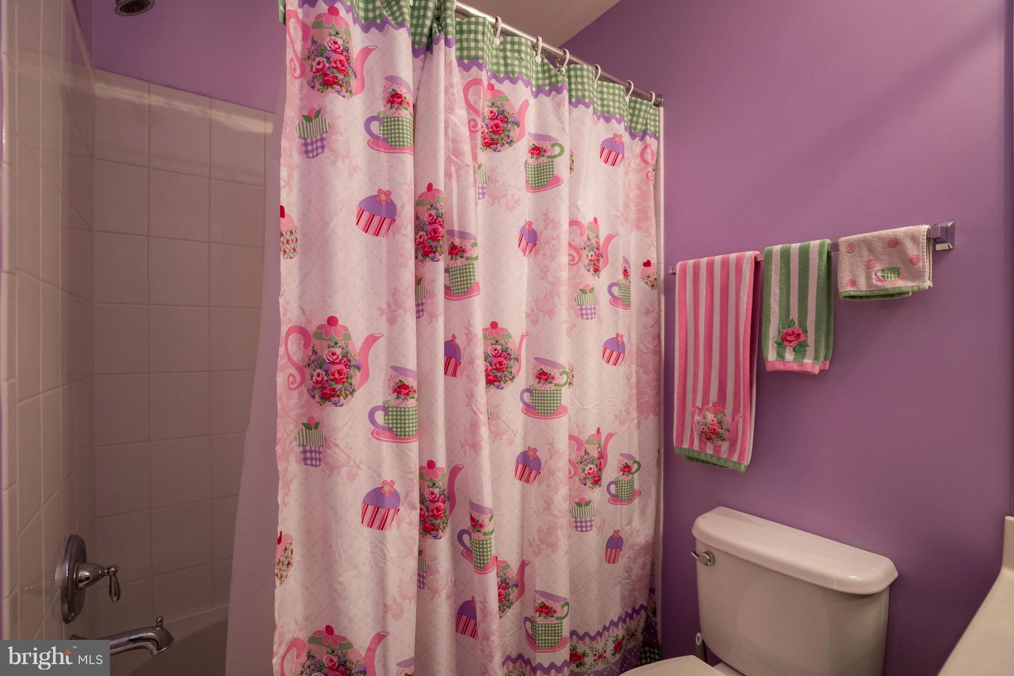 CASCADES PLACE CONDOMINIUM - Residential